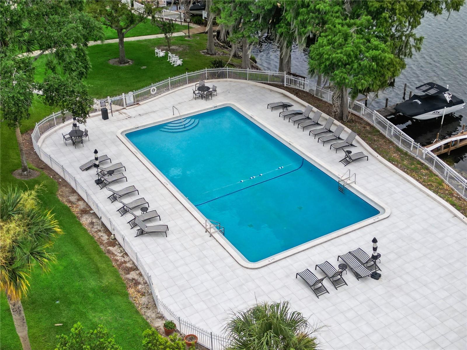 LAKE MAITLAND TERRACE APTS - Residential