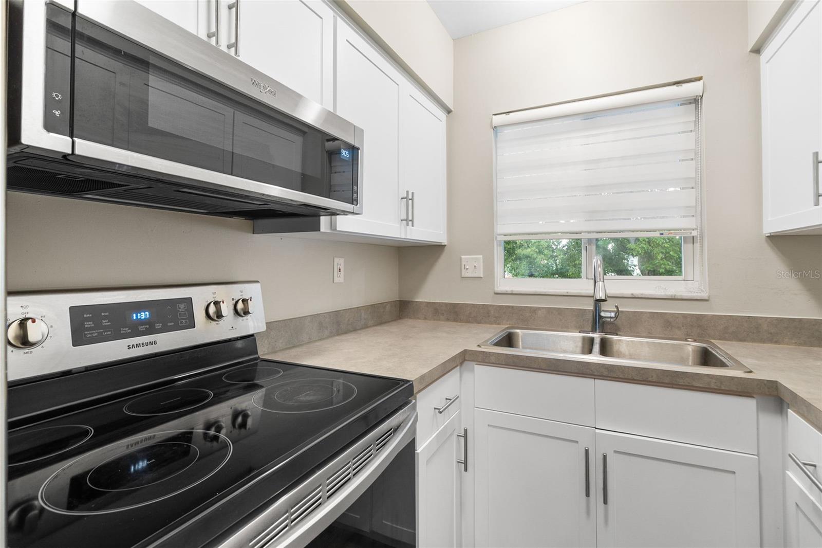 LAKE MAITLAND TERRACE APTS - Residential