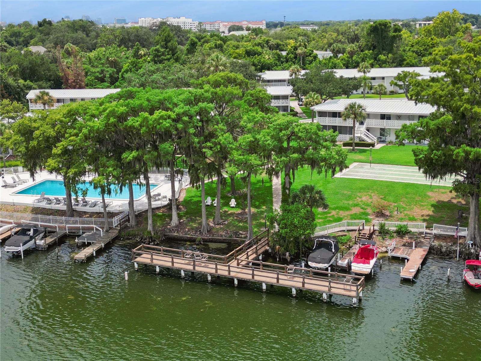 LAKE MAITLAND TERRACE APTS - Residential