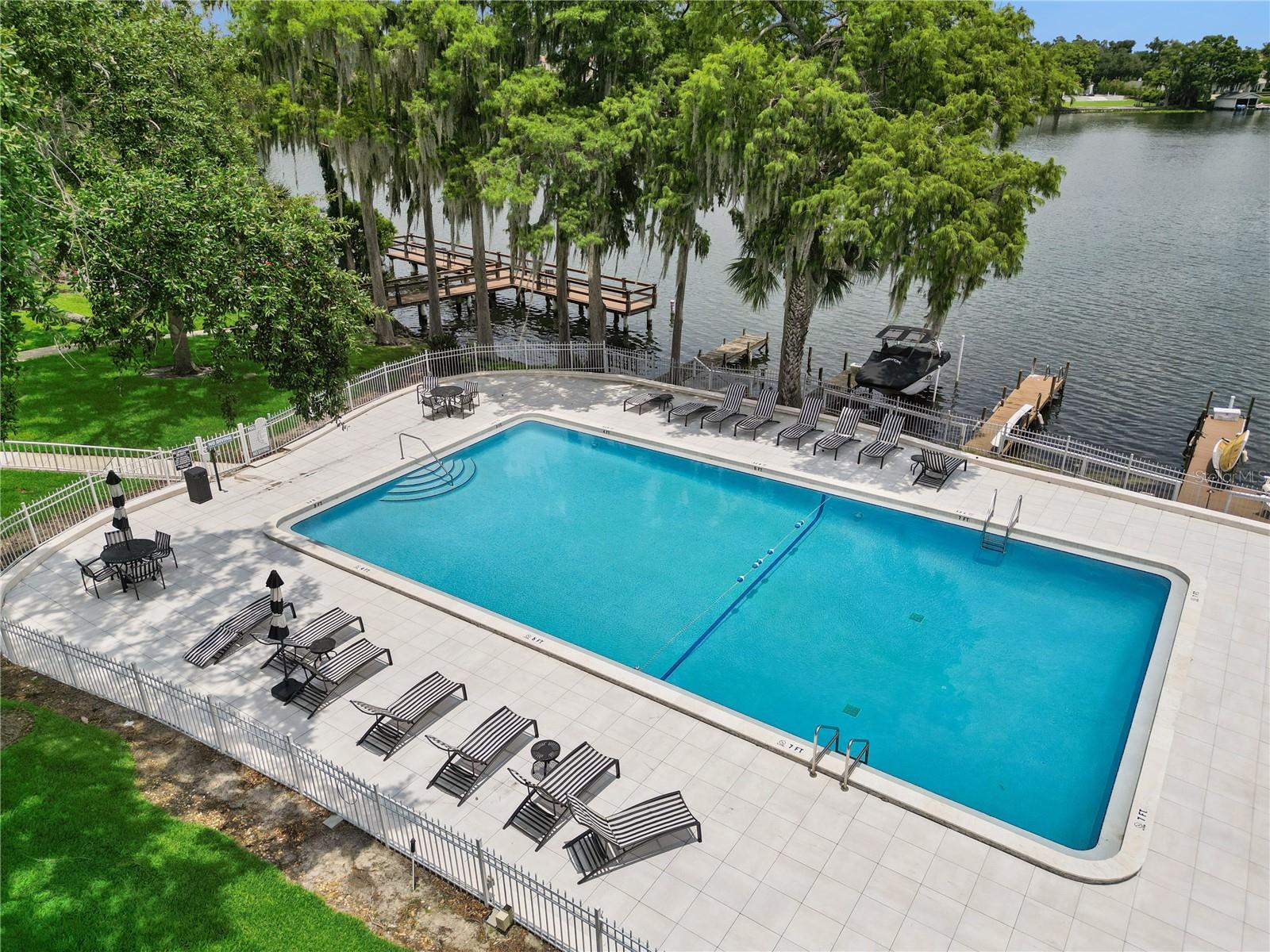 LAKE MAITLAND TERRACE APTS - Residential