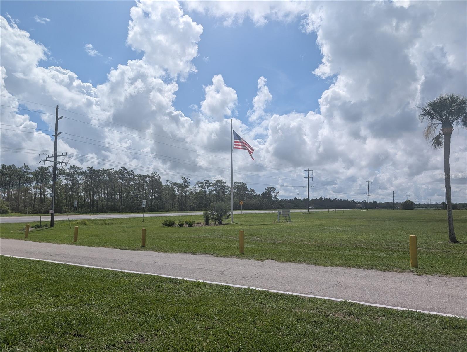 INDIAN LAKE ESTATES - Land