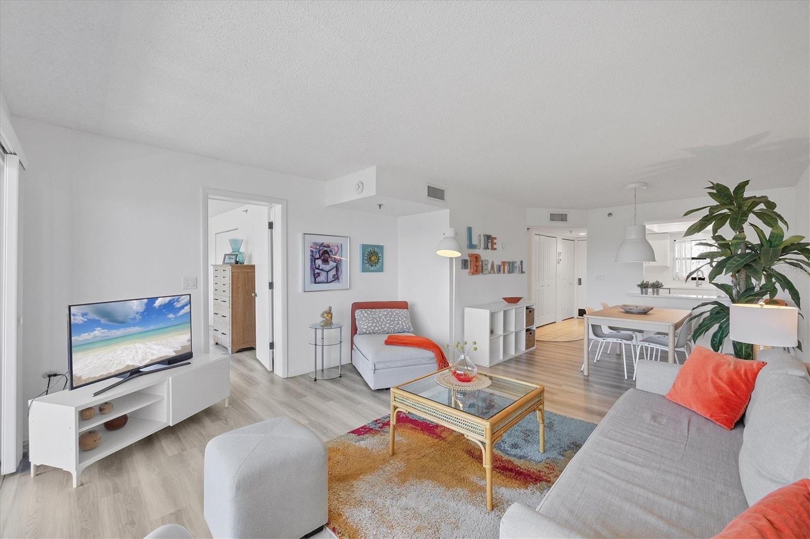 LIDO TOWERS - Residential