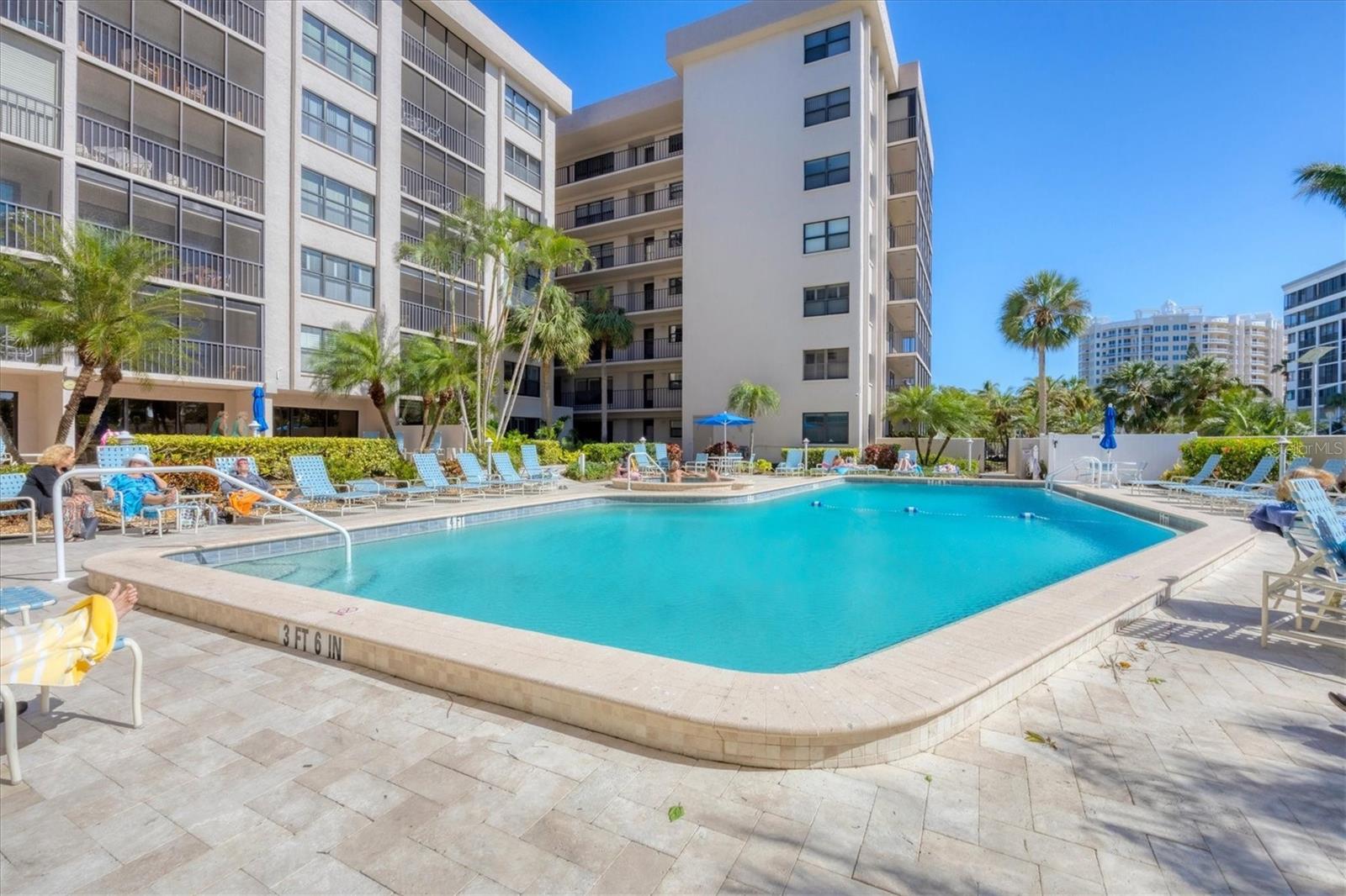 LIDO TOWERS - Residential