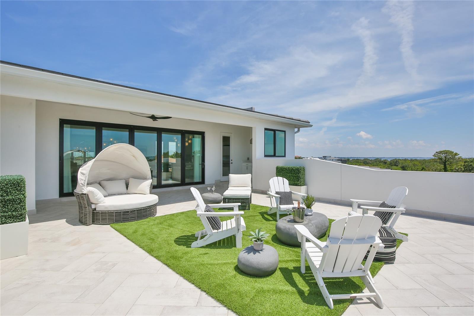 LEGENDS BAY - Residential