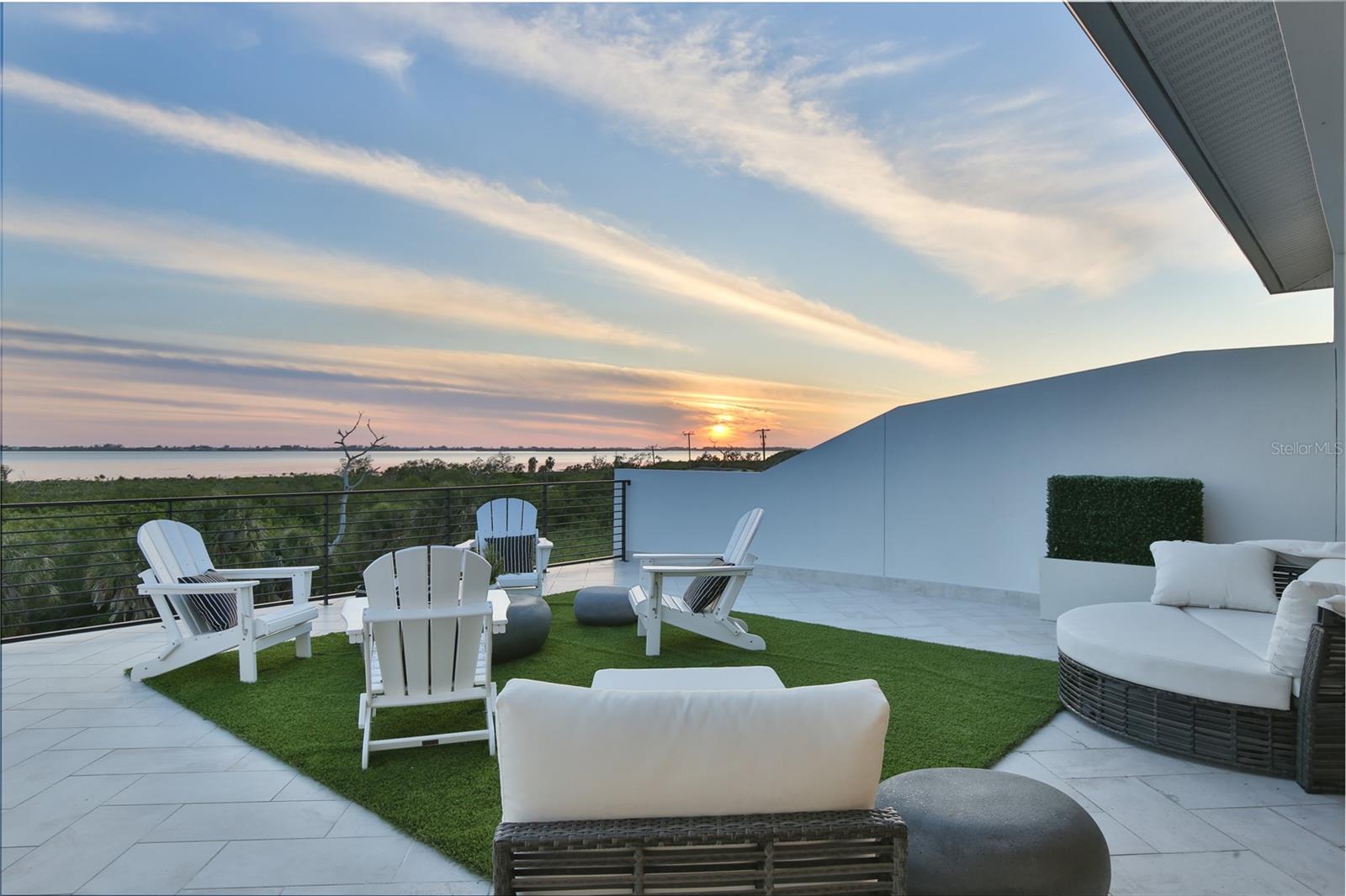 LEGENDS BAY - Residential