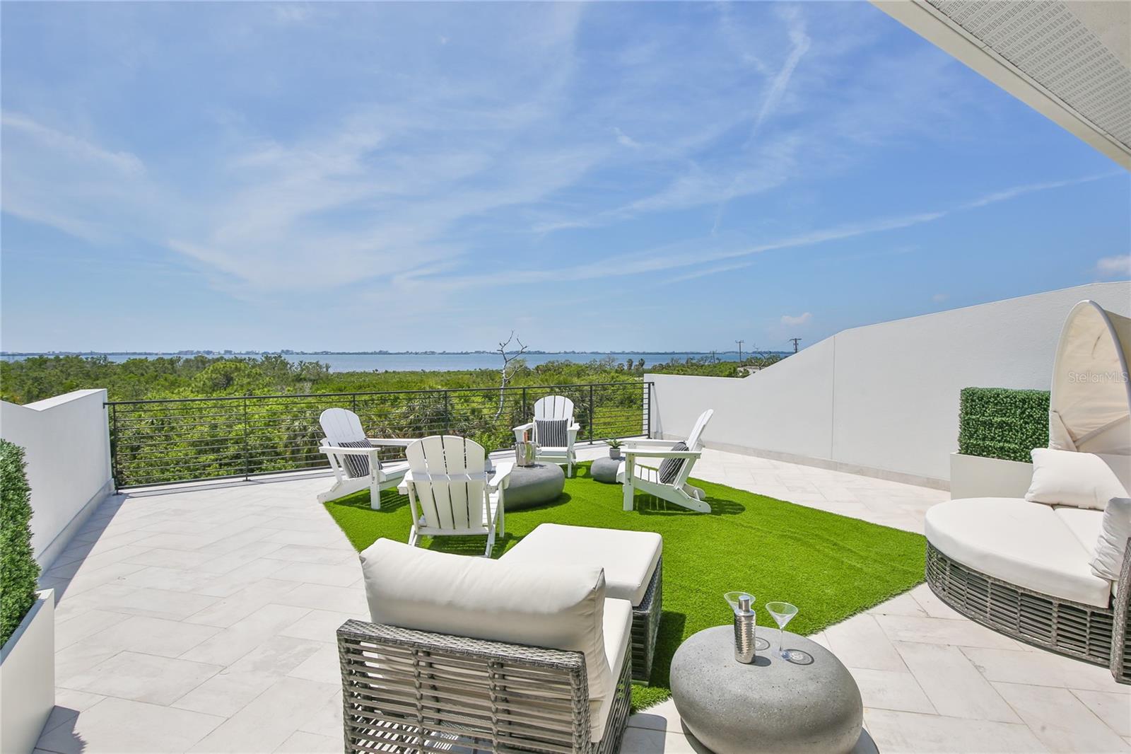 LEGENDS BAY - Residential