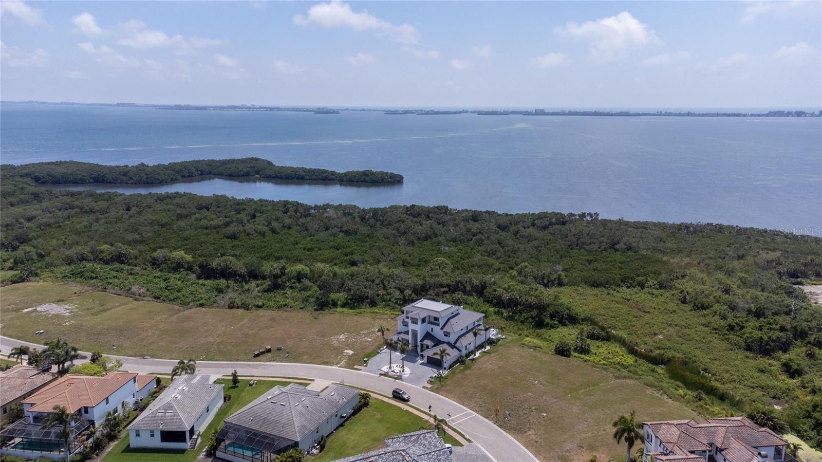 LEGENDS BAY - Residential
