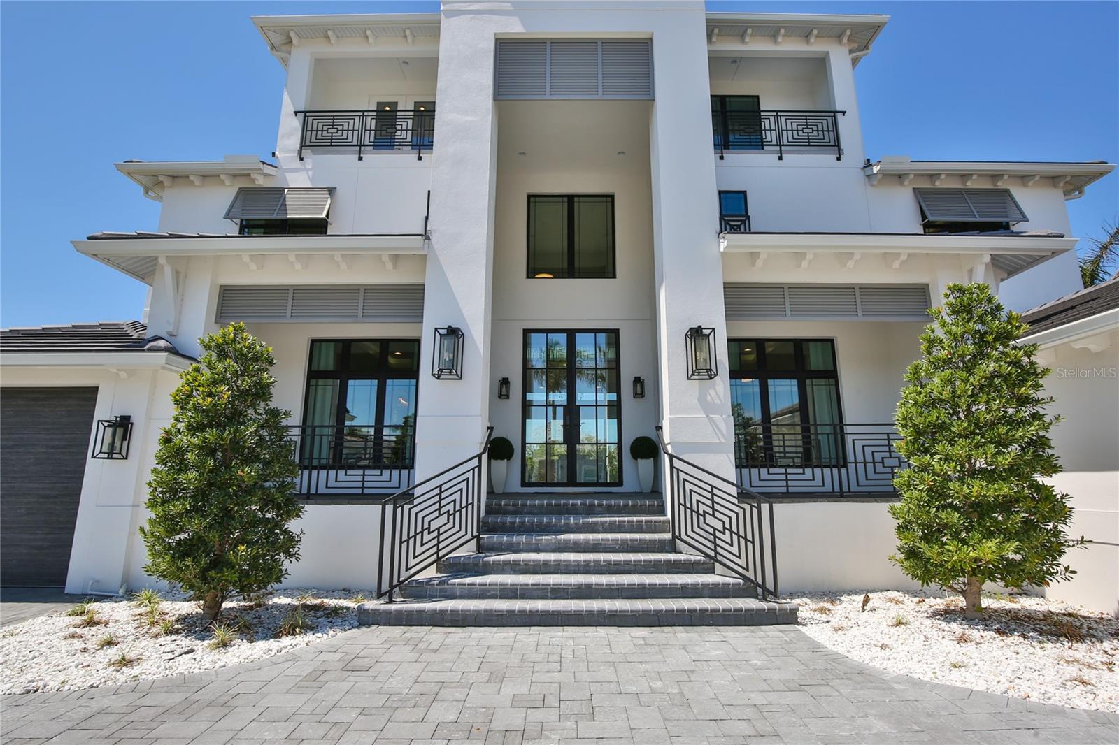 LEGENDS BAY - Residential