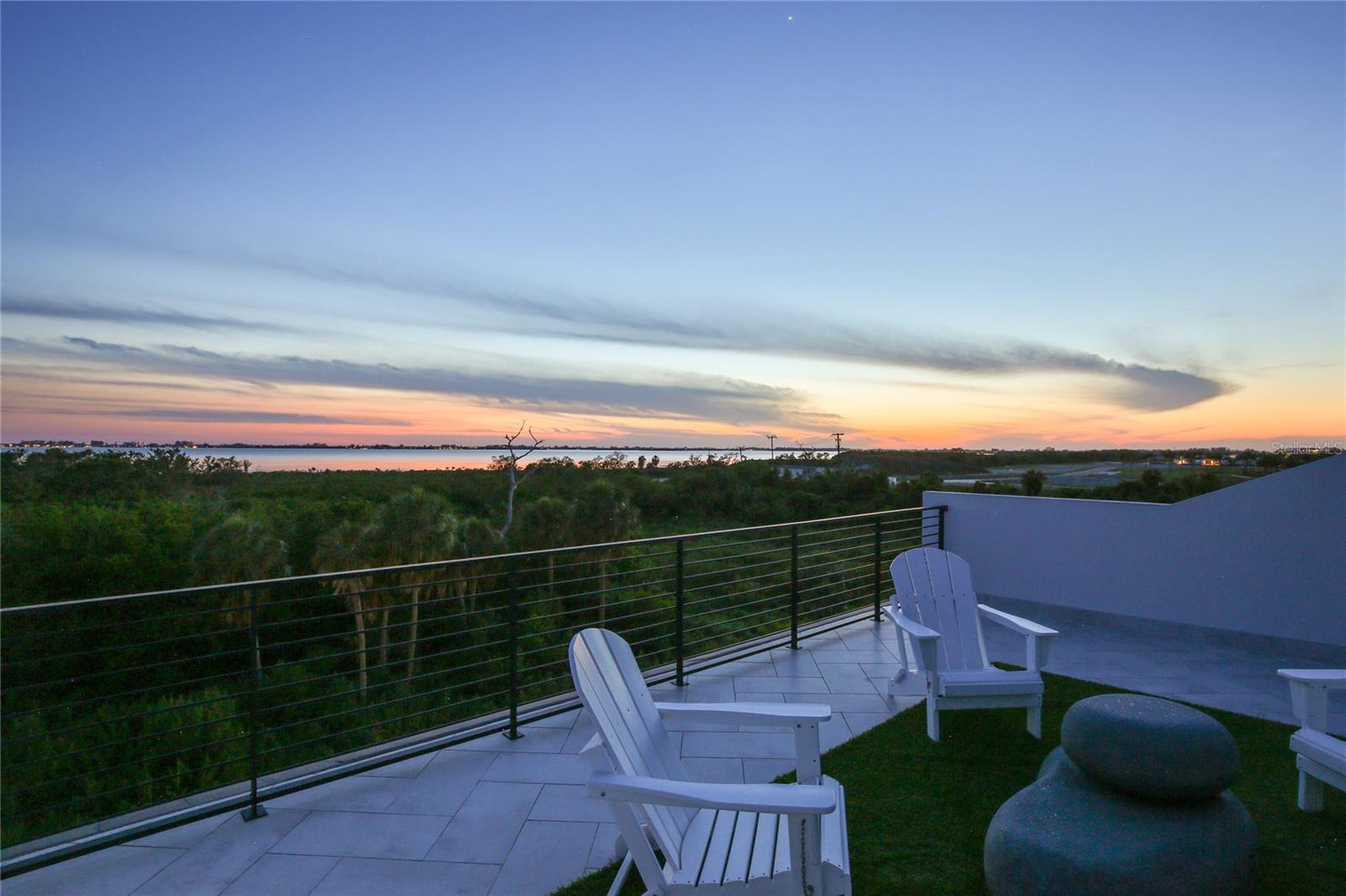 LEGENDS BAY - Residential