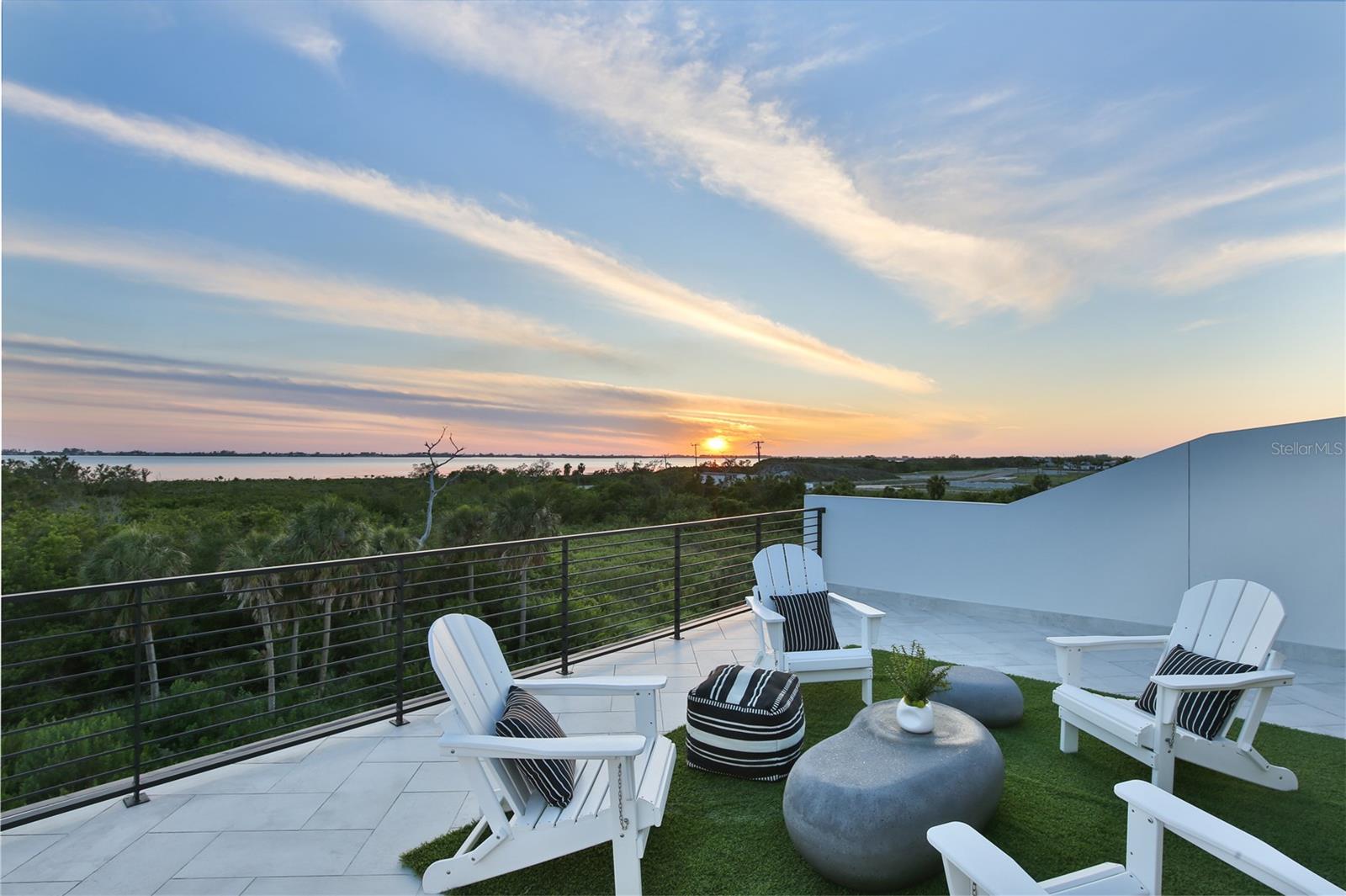 LEGENDS BAY - Residential