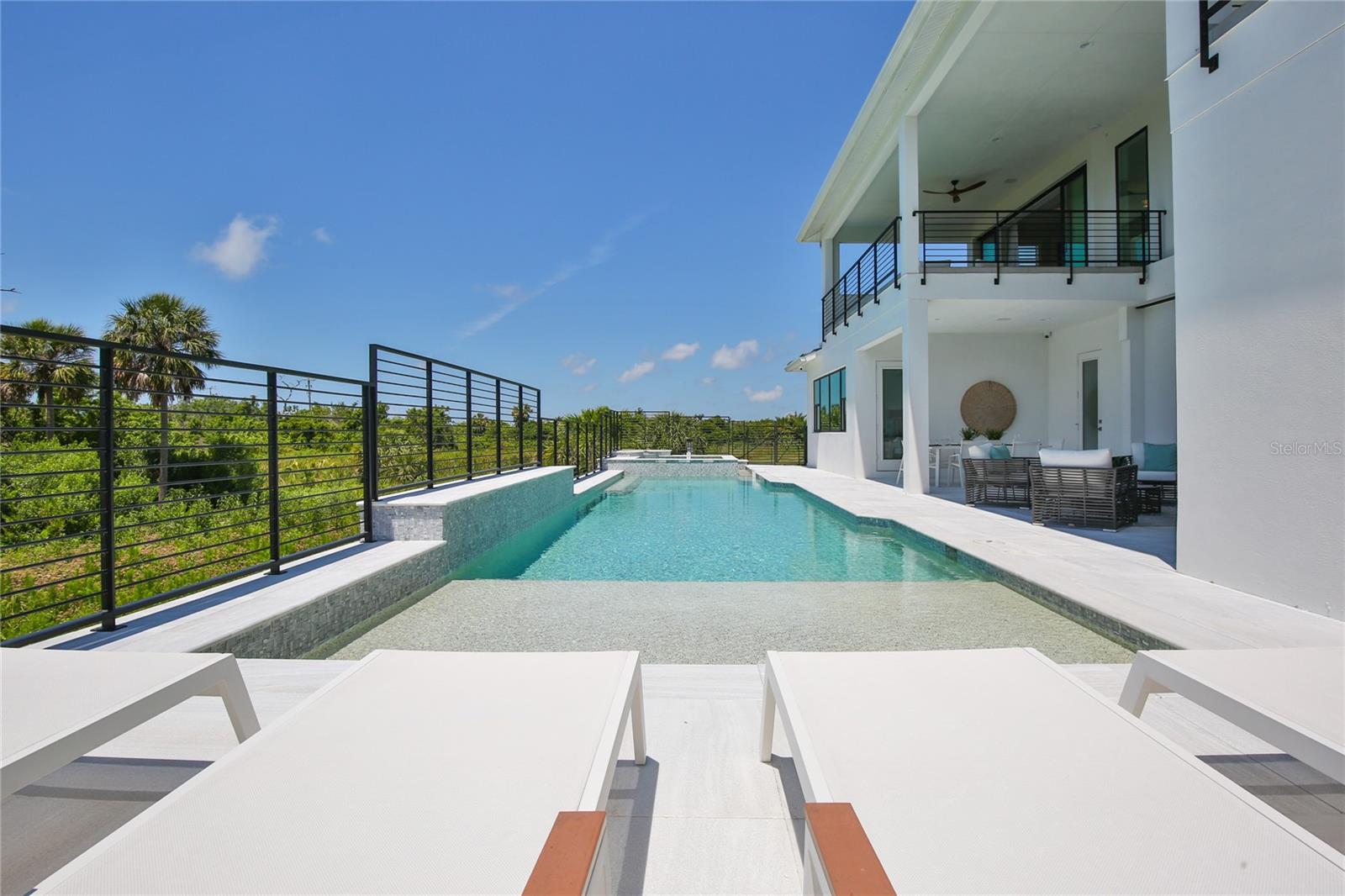 LEGENDS BAY - Residential