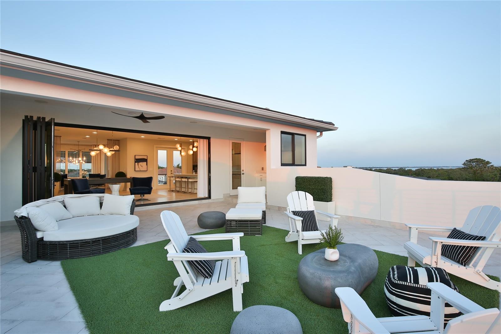 LEGENDS BAY - Residential