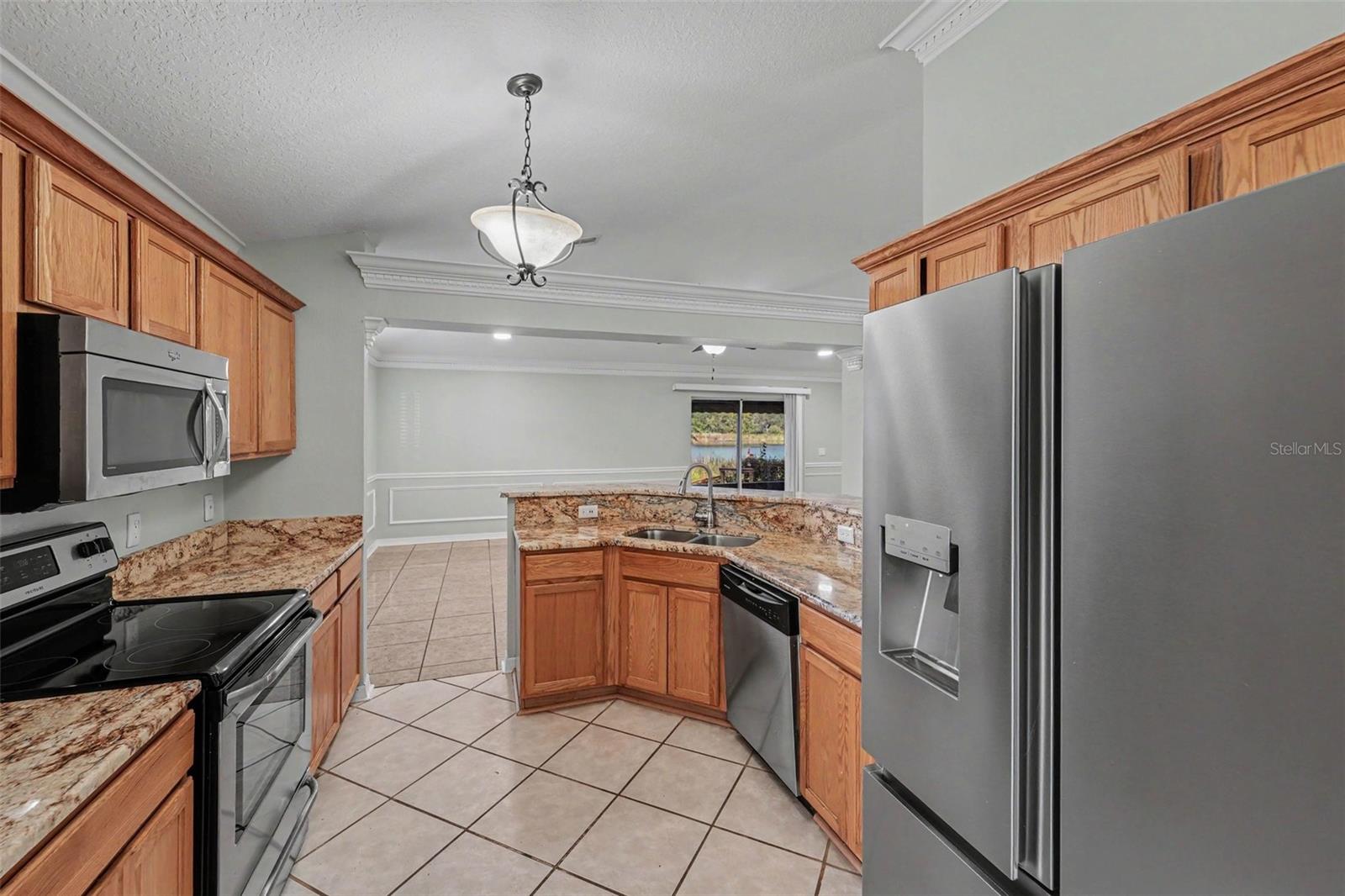 LAKE DOE COVE PH 01 48 57 - Residential