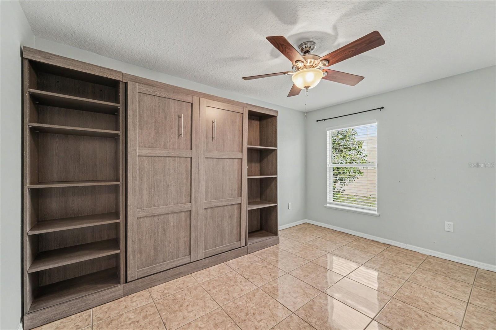 LAKE DOE COVE PH 01 48 57 - Residential