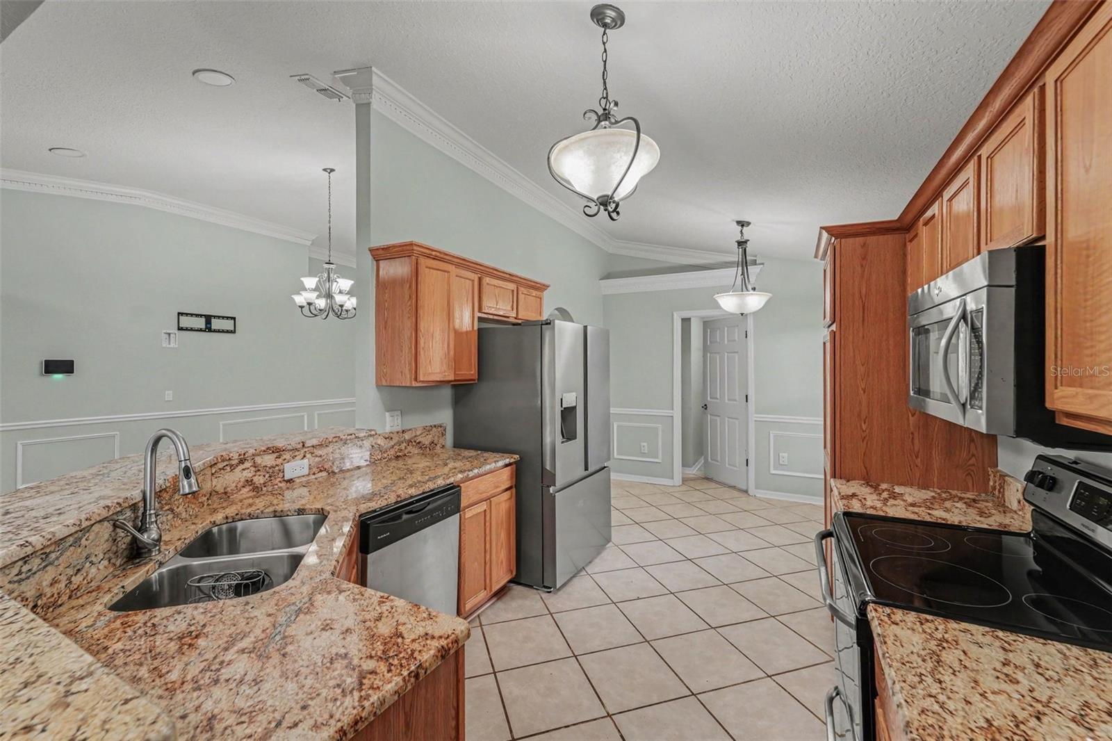 LAKE DOE COVE PH 01 48 57 - Residential