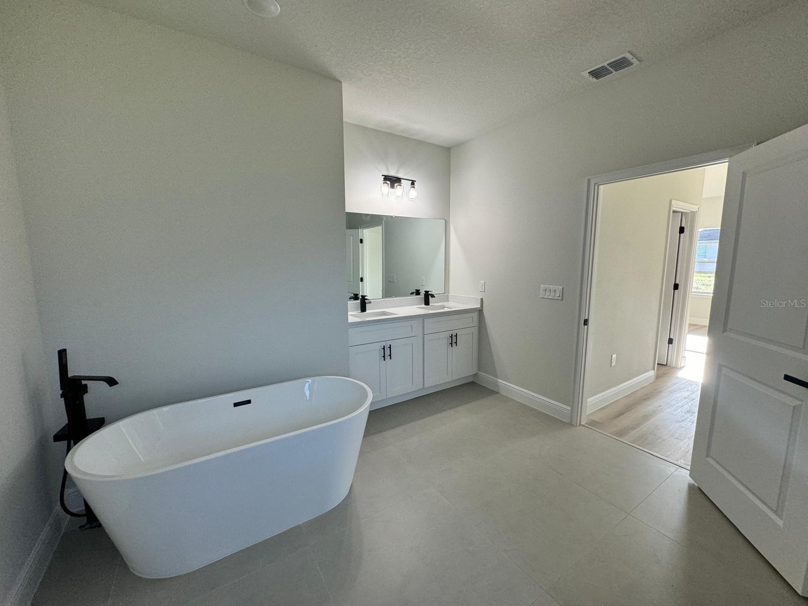 MARION OAKS - Residential