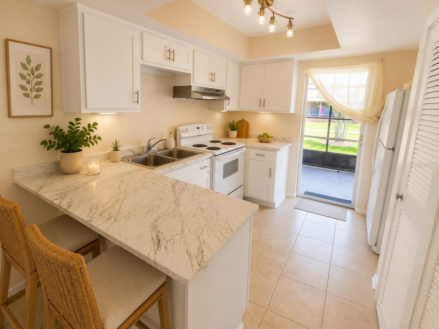 COUNTRY COVE VILLAS - Residential Lease