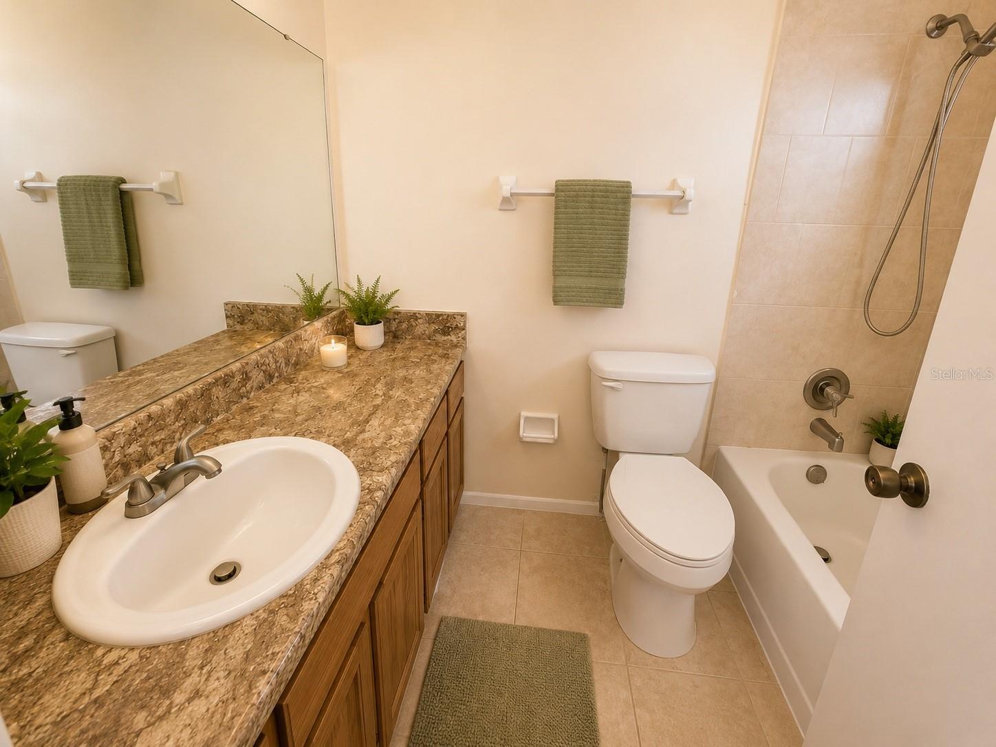 COUNTRY COVE VILLAS - Residential Lease