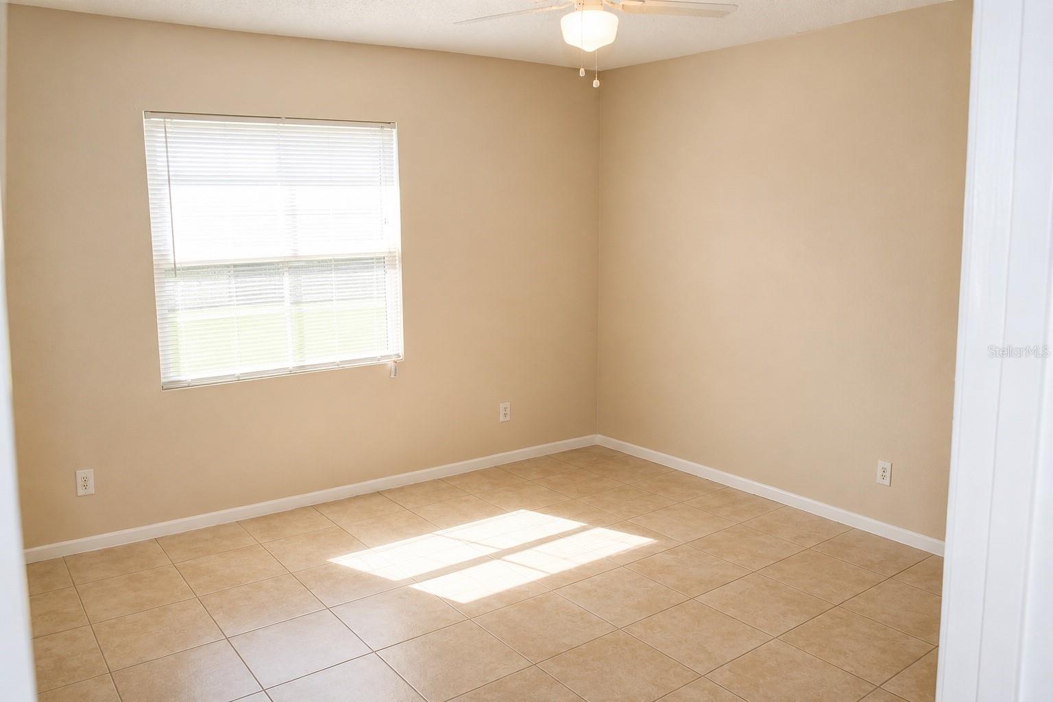 COUNTRY COVE VILLAS - Residential Lease