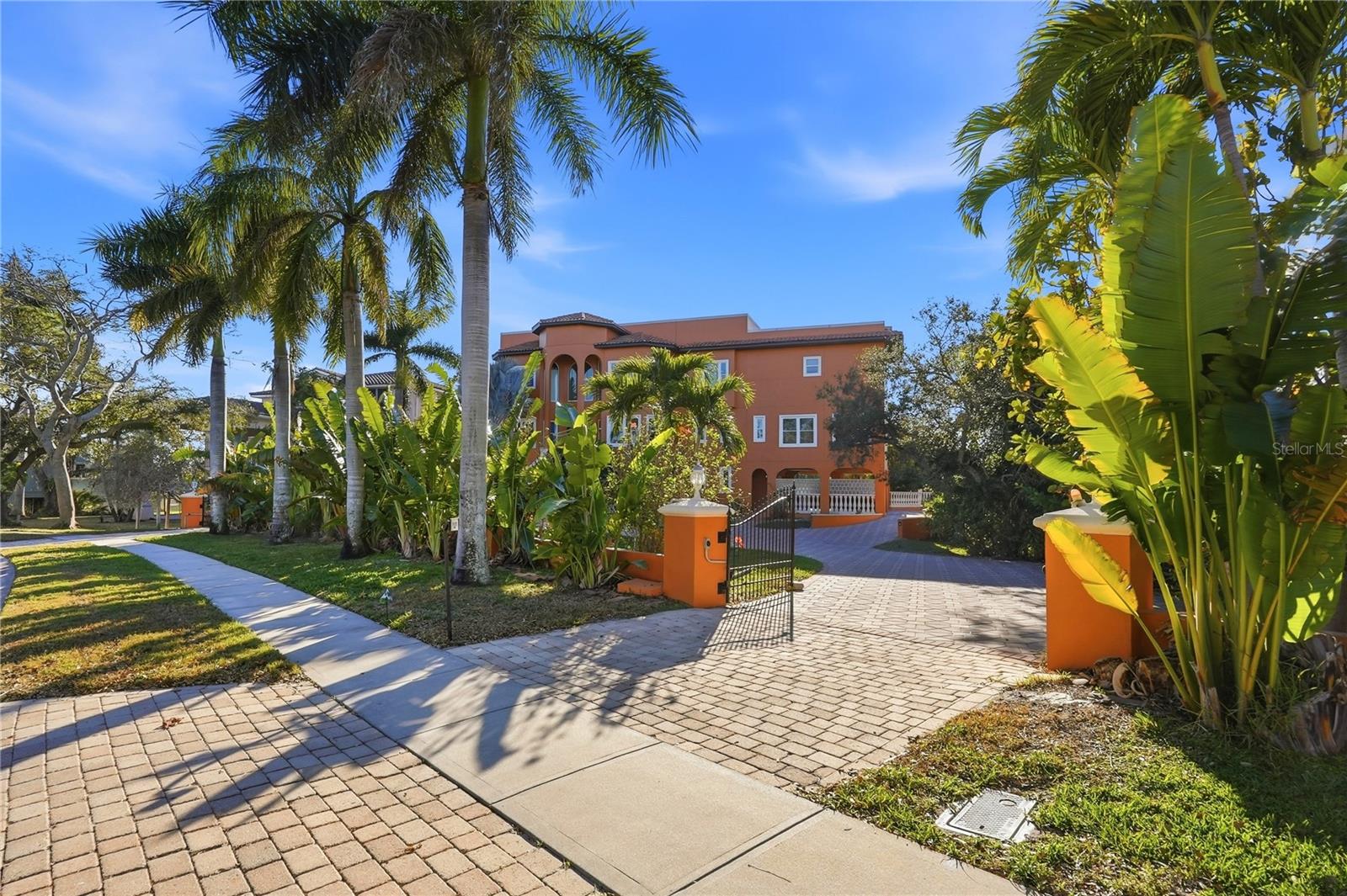 BAYWOOD PARK - Residential