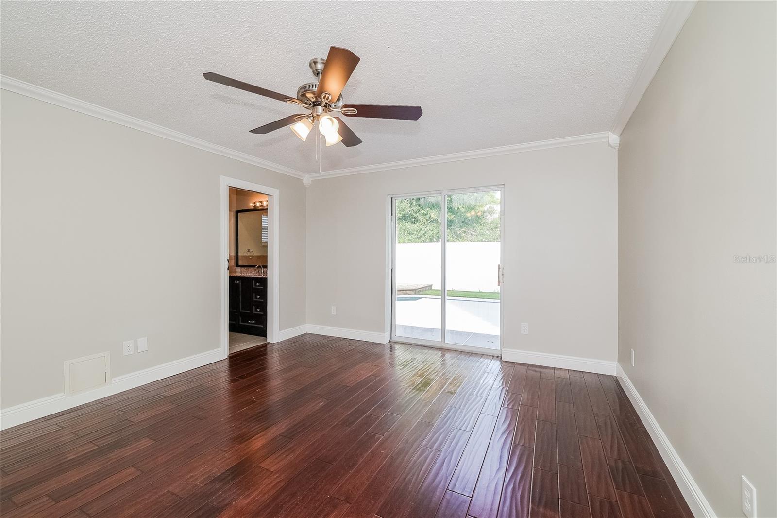 COUNTRY LANE - Residential