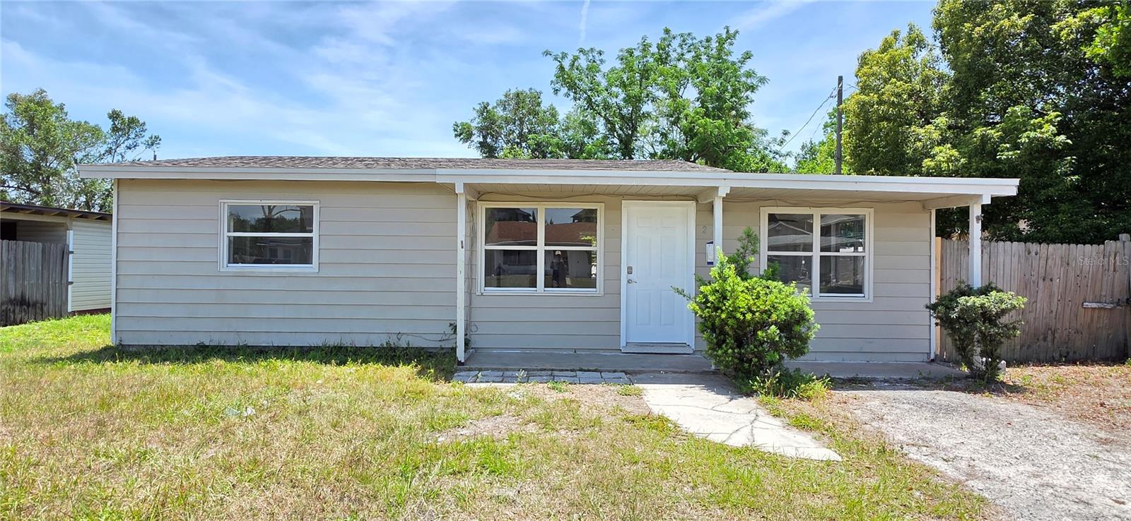 GREAT Investment Opportunity or Home to Start Off in Great Location in Seminole County. Roof 2024. No HOA. Huge Backyard awaiting for any projects. All of these for a great price!!! Come check it out.