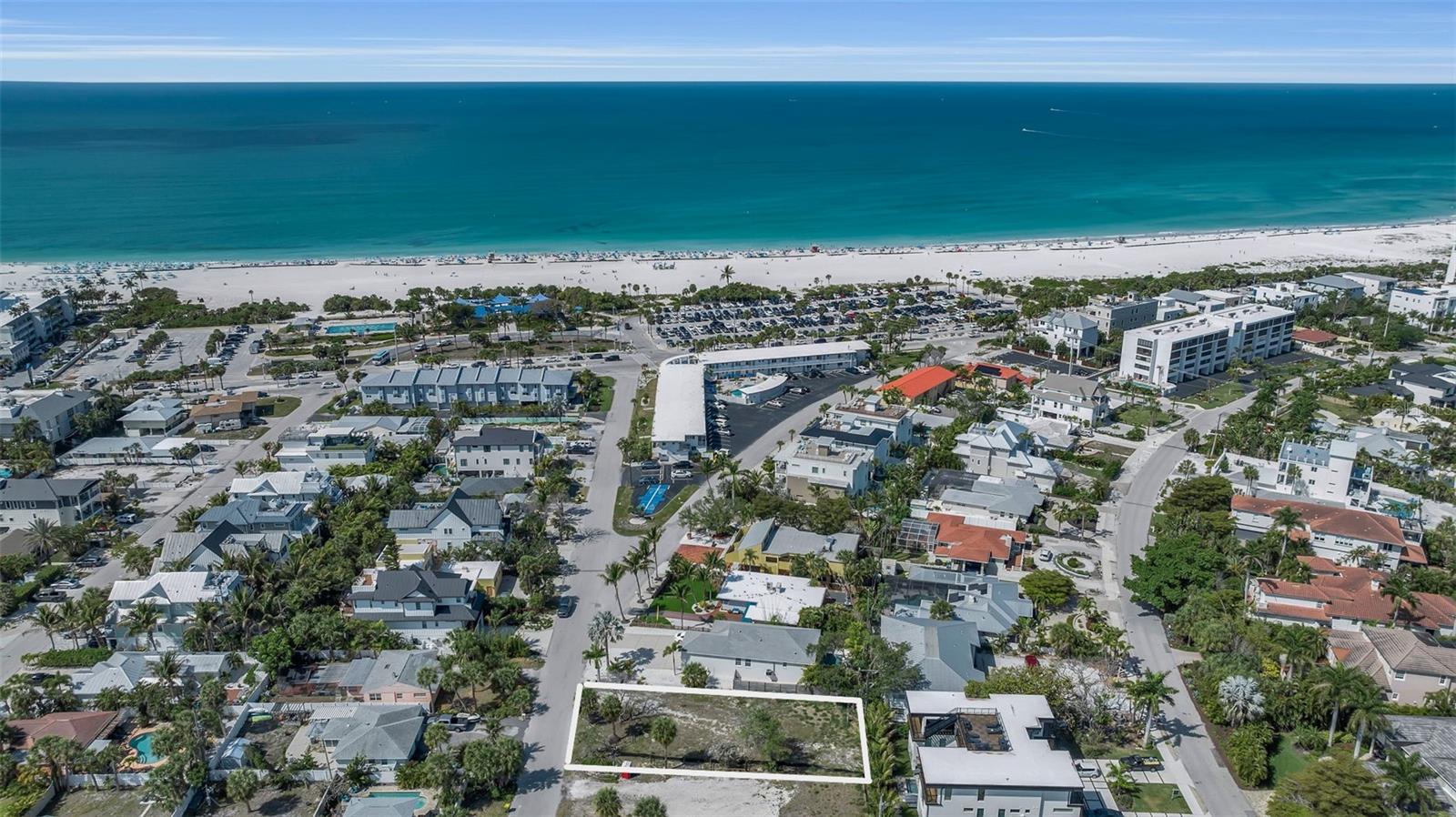 LIDO BEACH - Land