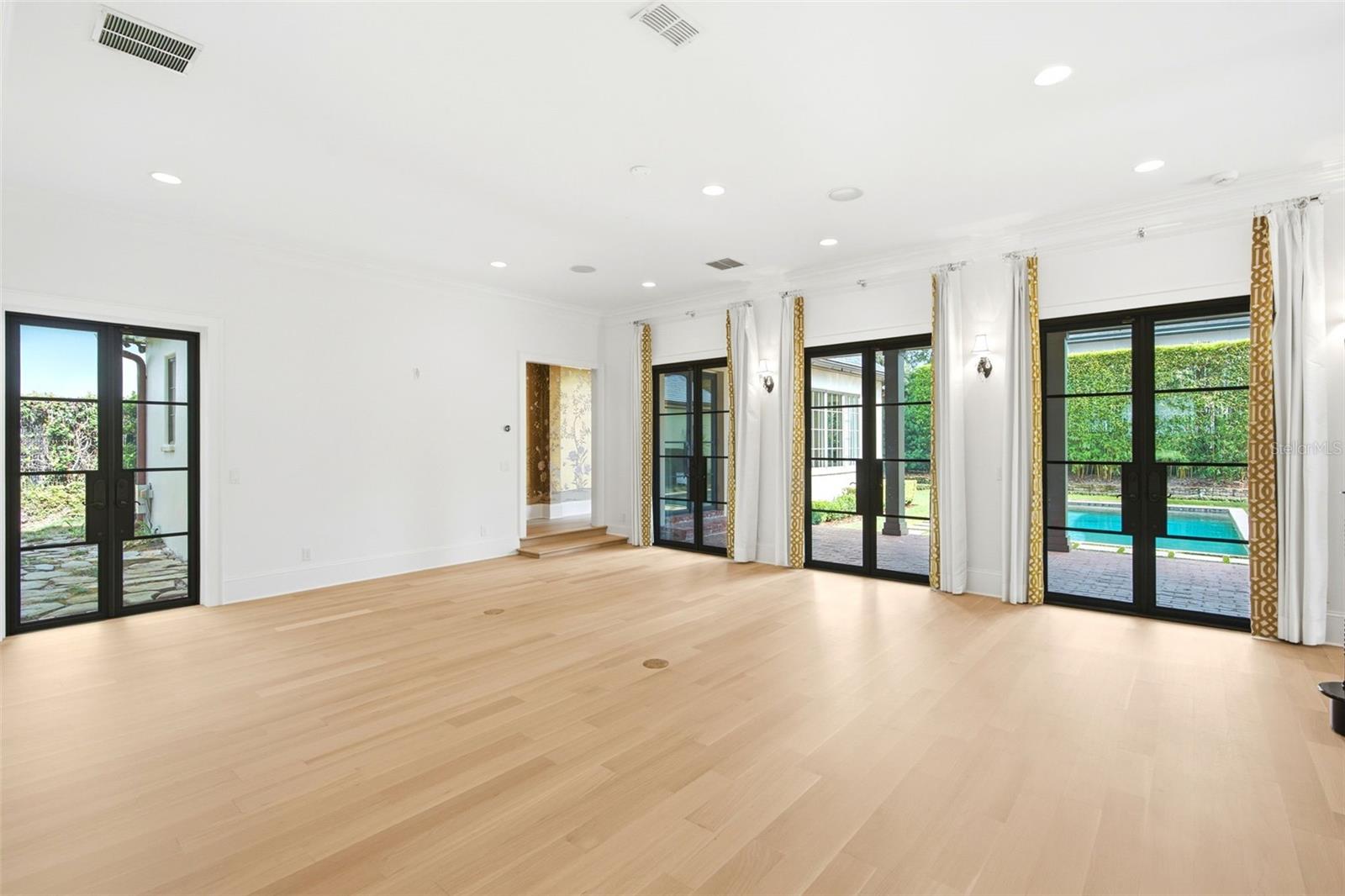 MAITLAND SHORES FIRST ADD - Residential