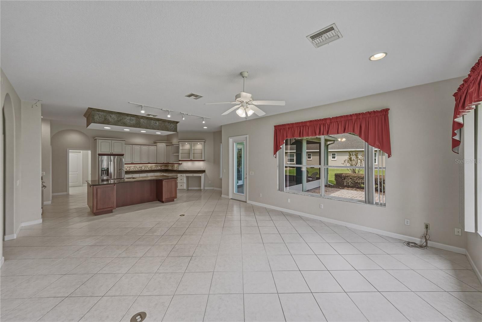 SAND HILL LANE - Residential