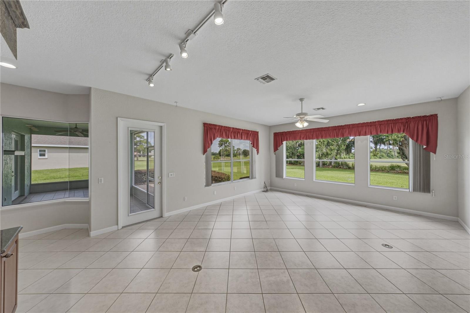 SAND HILL LANE - Residential