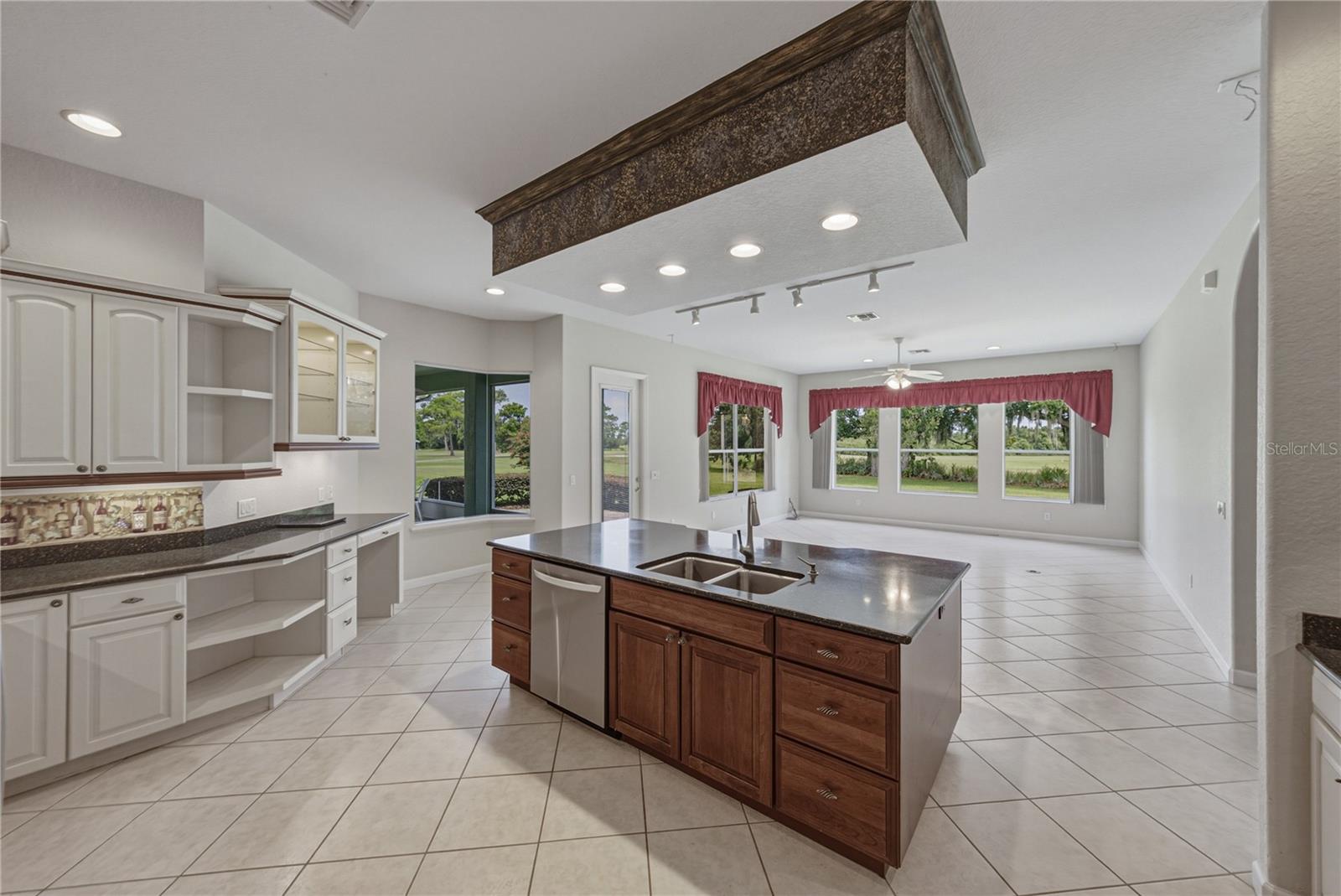 SAND HILL LANE - Residential