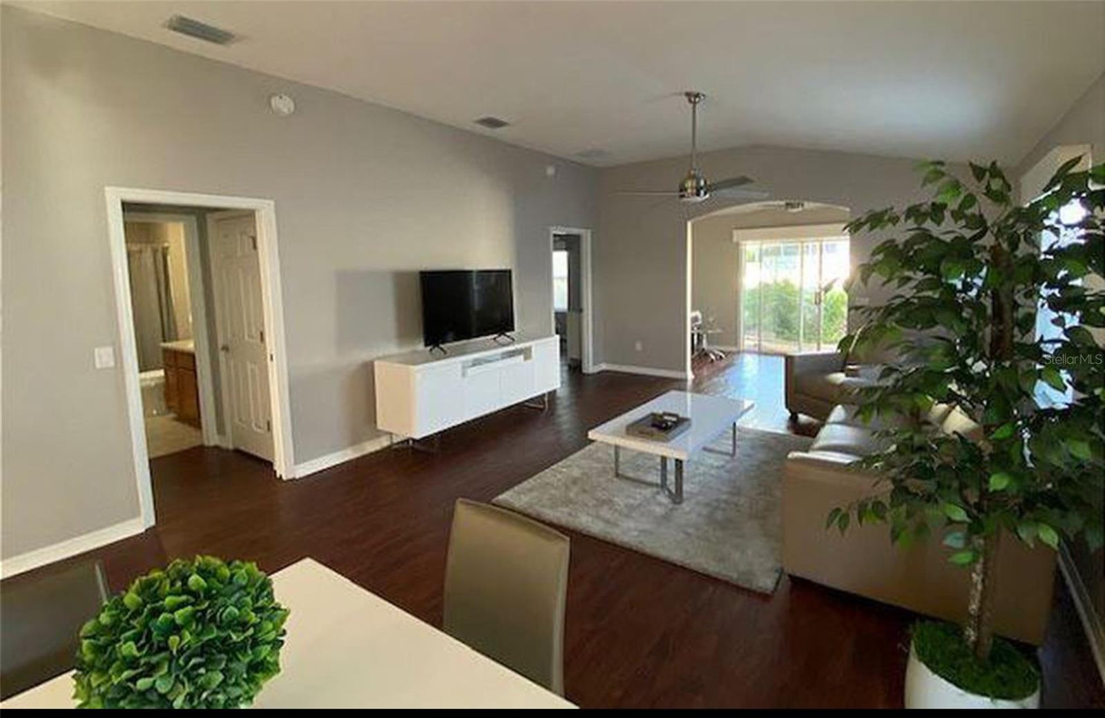 VILLAGES OF SUMTER VIRGINIA VINE VILLAS - Residential Lease
