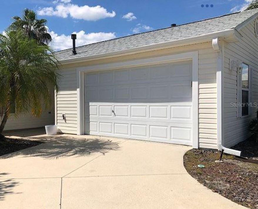 Available August 14 through December 31, 2026. Enjoy The Villages lifestyle in this beautifully maintained 2BR/2BA Courtyard Villa located in the highly desirable Village of Virginia Trace, known as the coveted "between the 6's" location. Just a short walk or golf cart ride to Lake Sumter Landing, you'll enjoy restaurants, shopping, and nightly live entertainment. Conveniently located near the neighborhood adult pool, postal station, recreation facilities, and golf cart paths. Rent is $2,000/month for August and September and $3,000/month for October through December. Whether you're looking for a seasonal getaway or want to experience The Villages before buying, this prime location offers the perfect blend of comfort, convenience, and lifestyle.