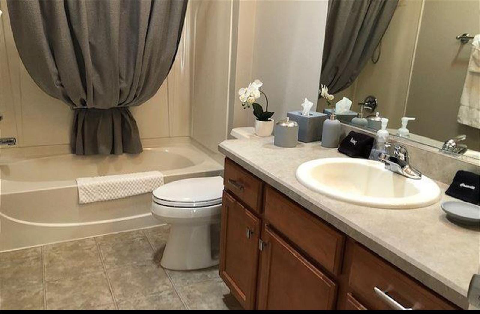 VILLAGES OF SUMTER VIRGINIA VINE VILLAS - Residential Lease