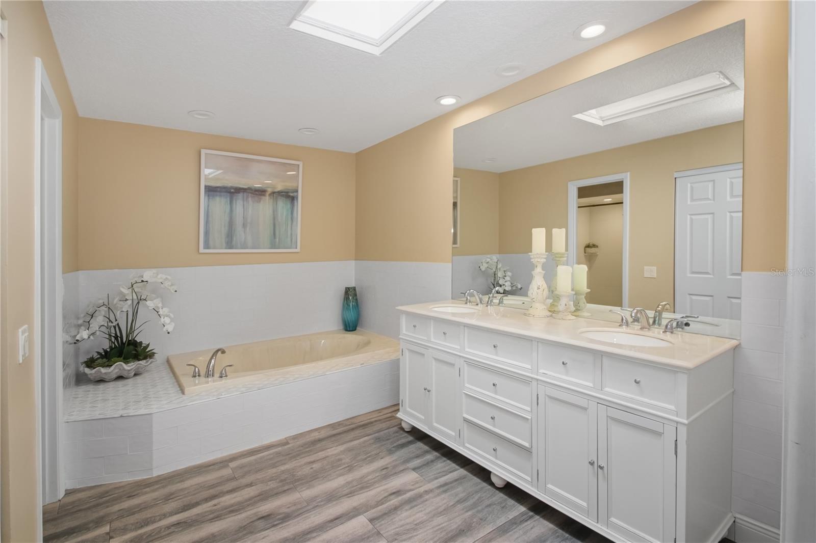 ORANGE TREE COUNTRY CLUB UNIT 04A - Residential