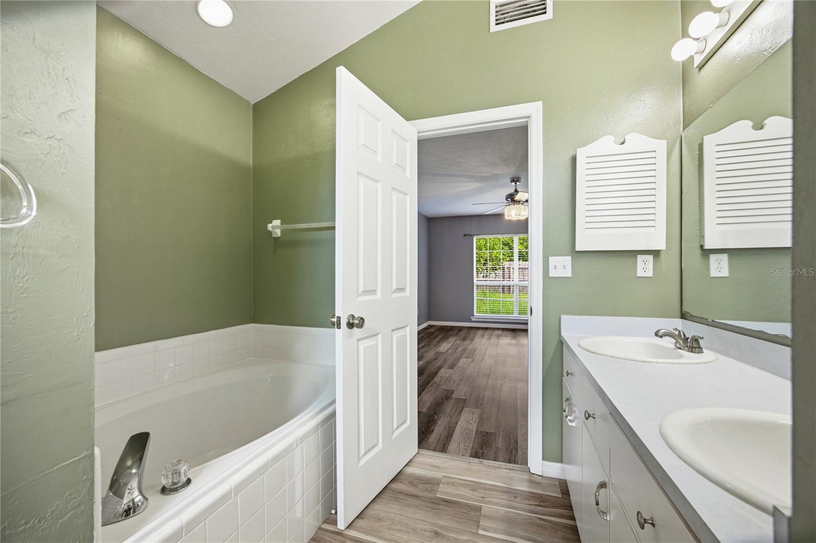 THE RETREAT FLETCHERS MILL - Residential