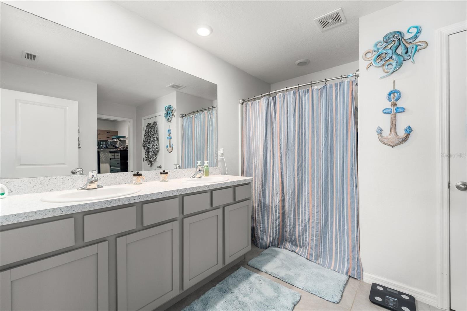 OAK RIDGE AT HIGH SPGS PH III PB 37 PG 30 - Residential
