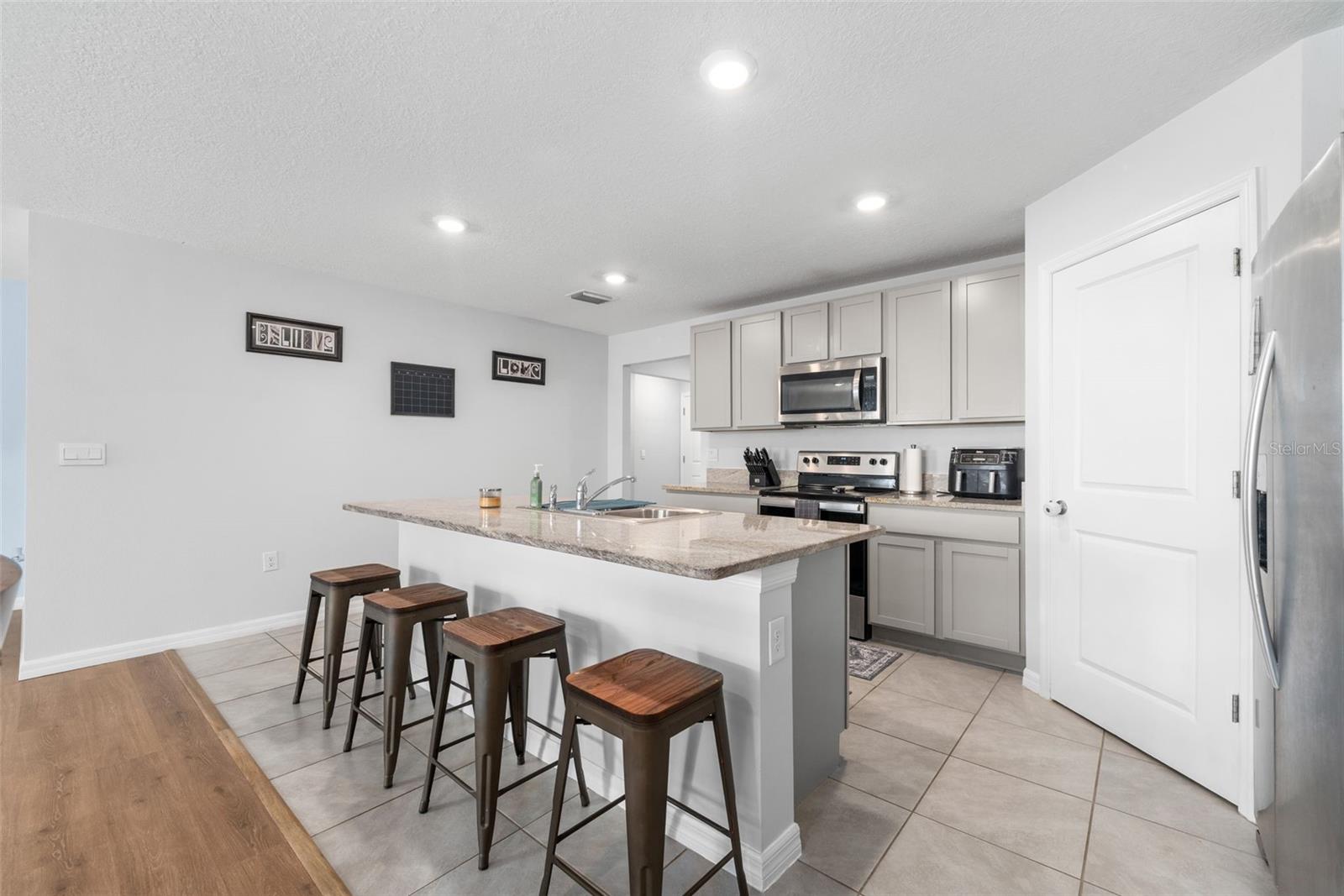 OAK RIDGE AT HIGH SPGS PH III PB 37 PG 30 - Residential