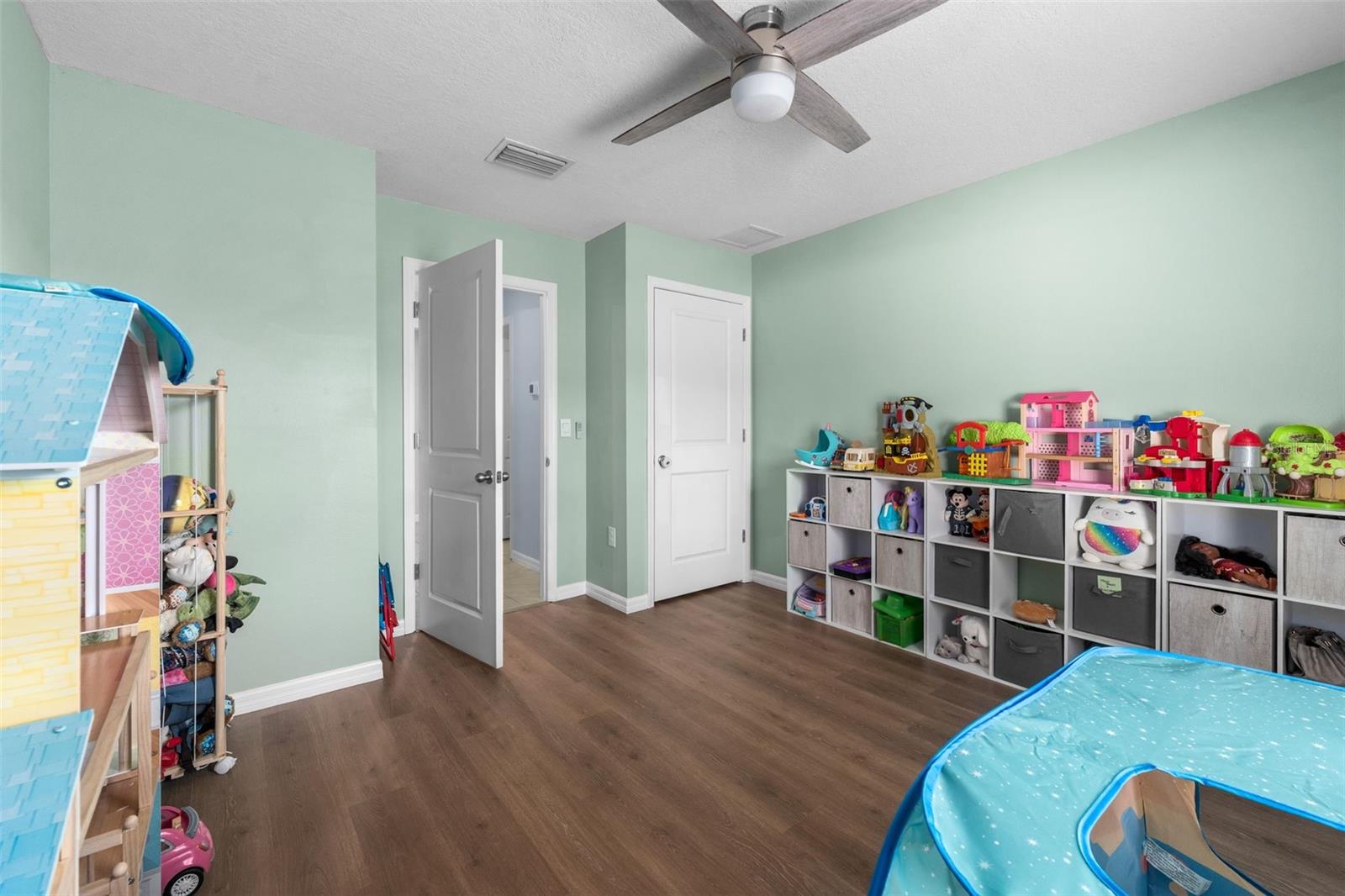 OAK RIDGE AT HIGH SPGS PH III PB 37 PG 30 - Residential