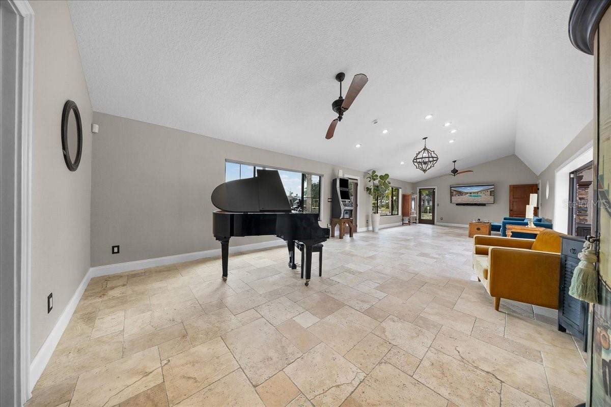 PARADISE COUNTRY CLUB UNIT 03 - Residential