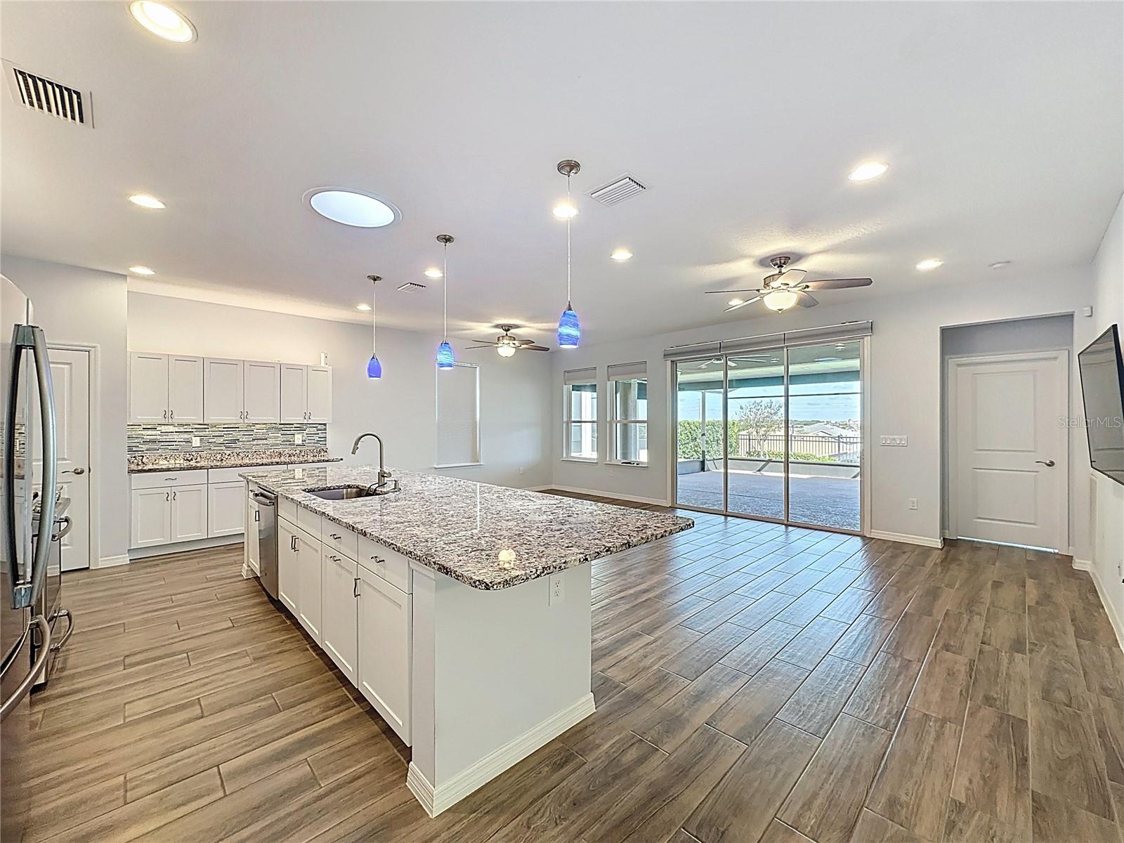 CASCADES OF GROVELAND (TRILOGY) - Residential