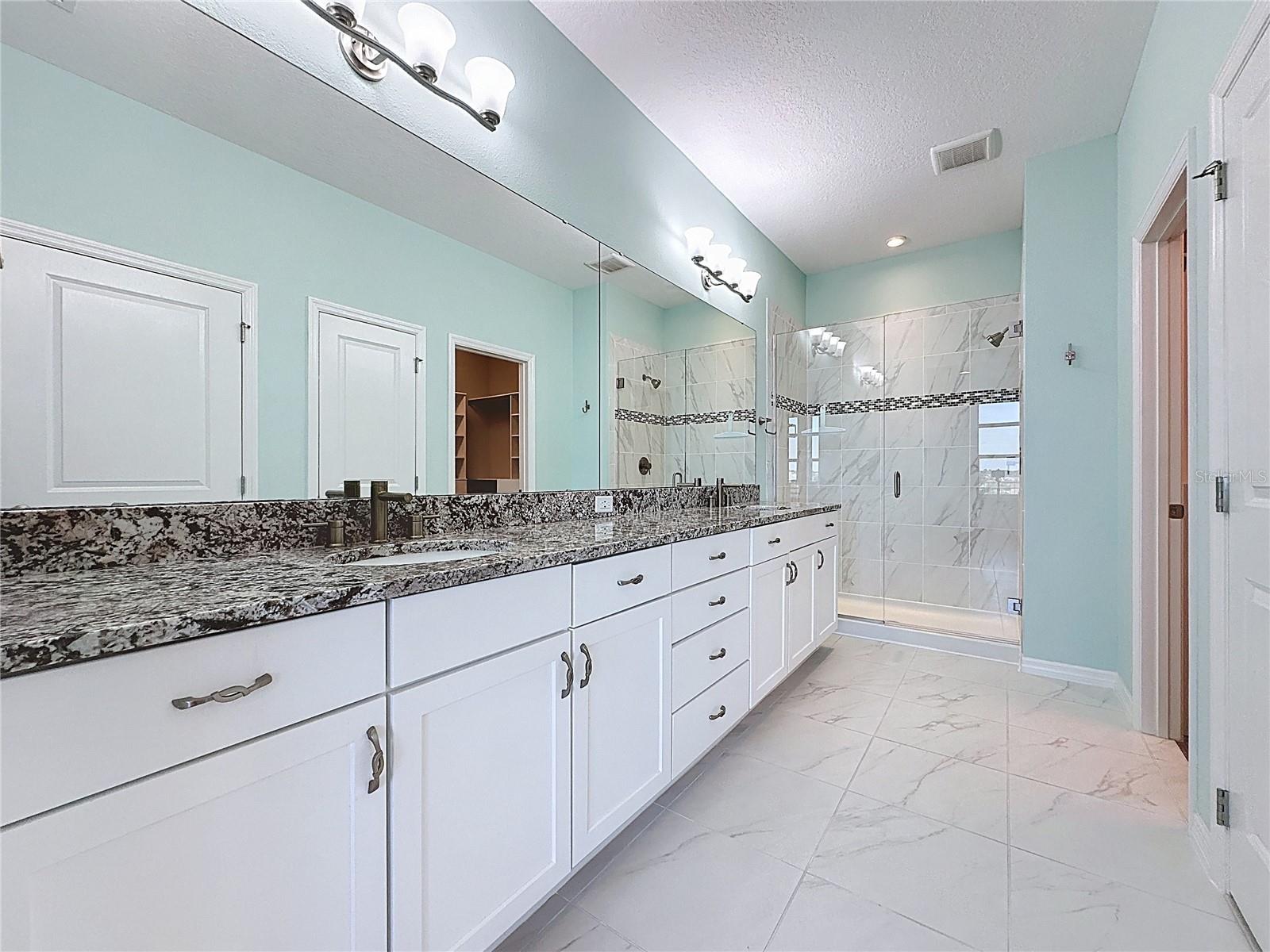CASCADES OF GROVELAND (TRILOGY) - Residential