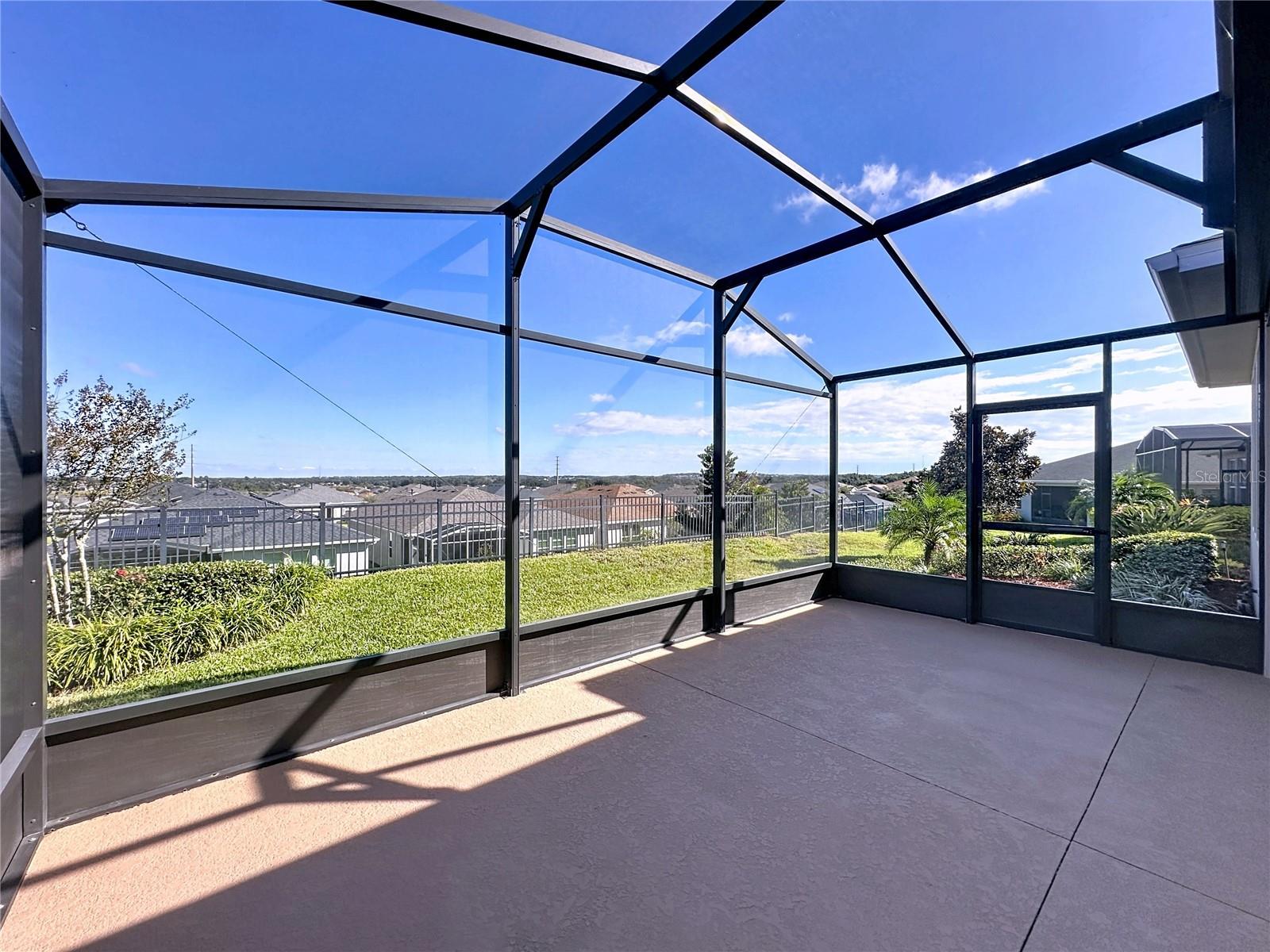 CASCADES OF GROVELAND (TRILOGY) - Residential