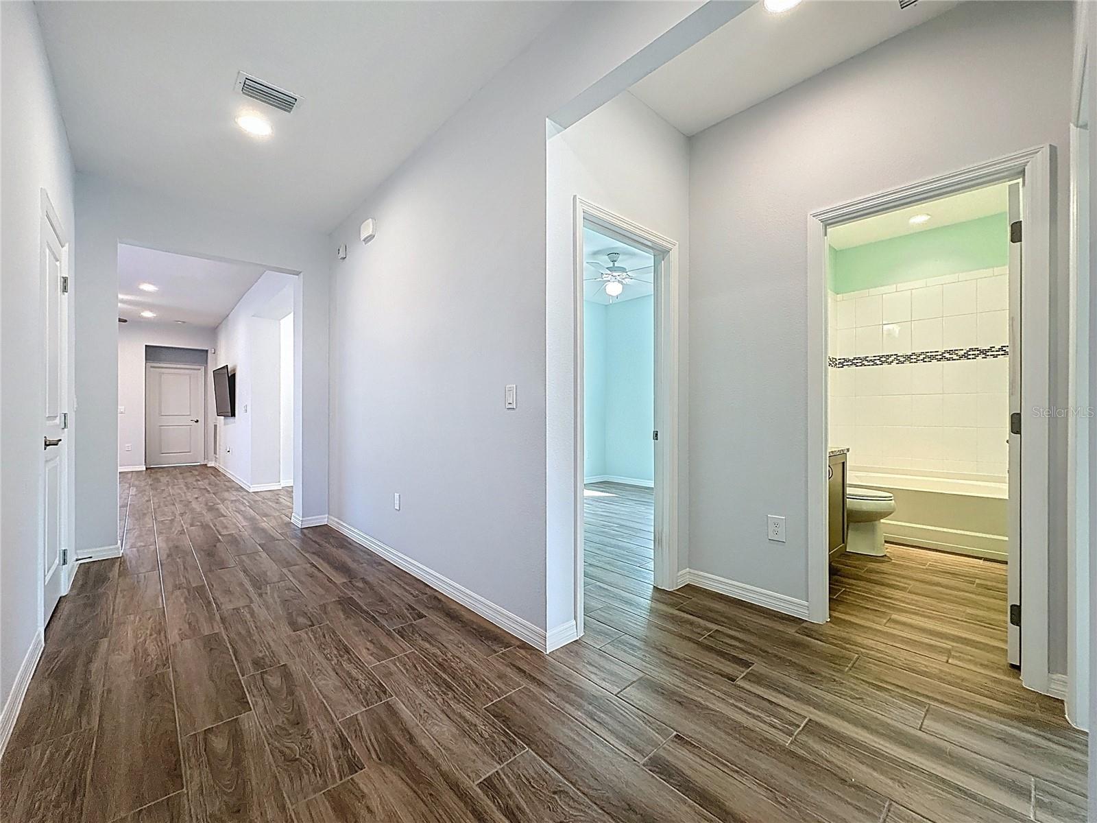 CASCADES OF GROVELAND (TRILOGY) - Residential