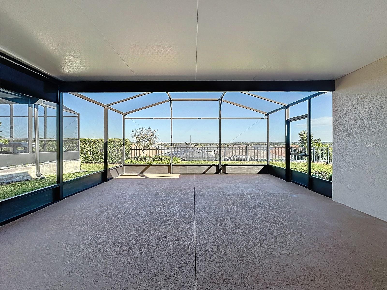 CASCADES OF GROVELAND (TRILOGY) - Residential