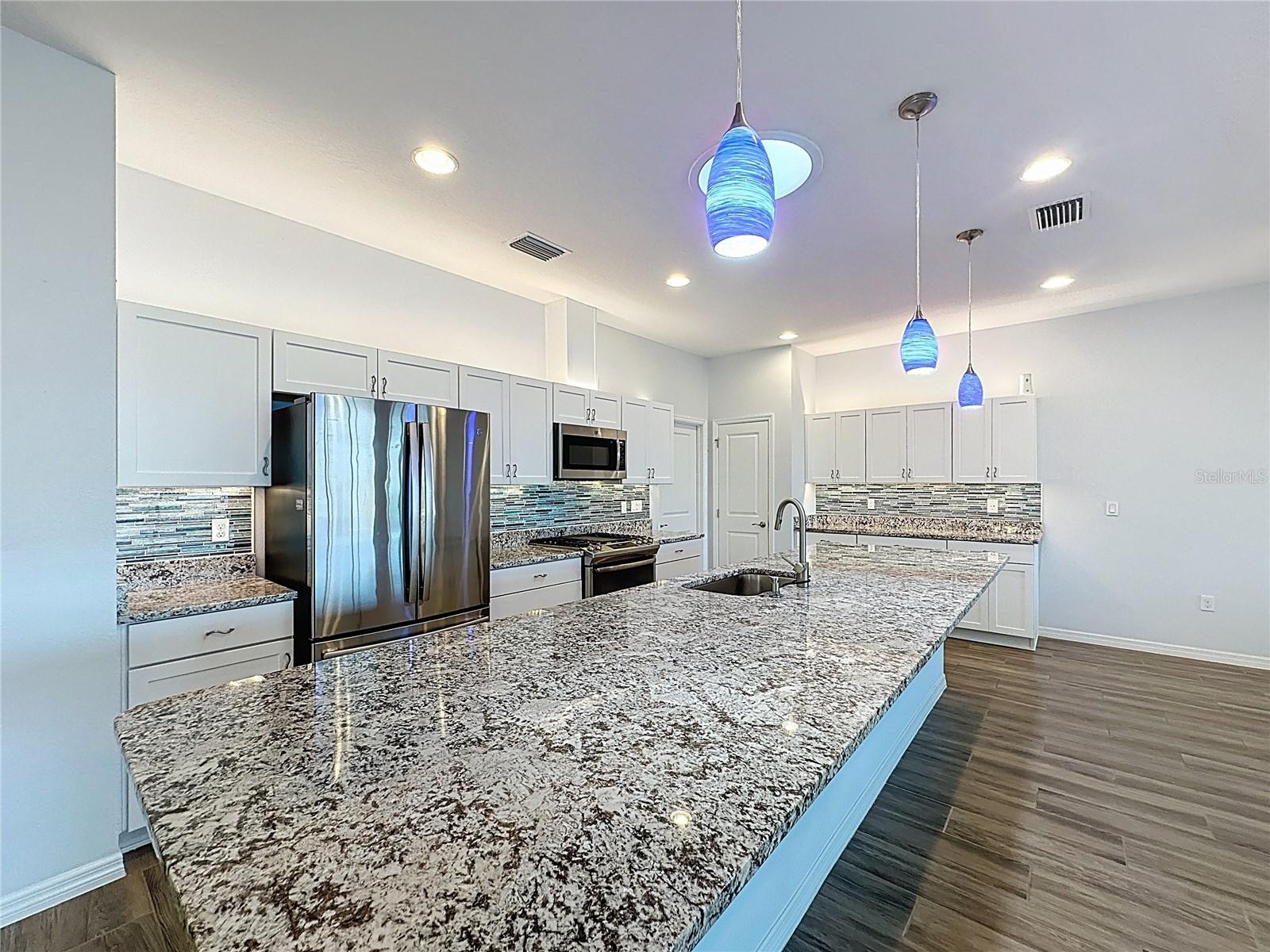 CASCADES OF GROVELAND (TRILOGY) - Residential