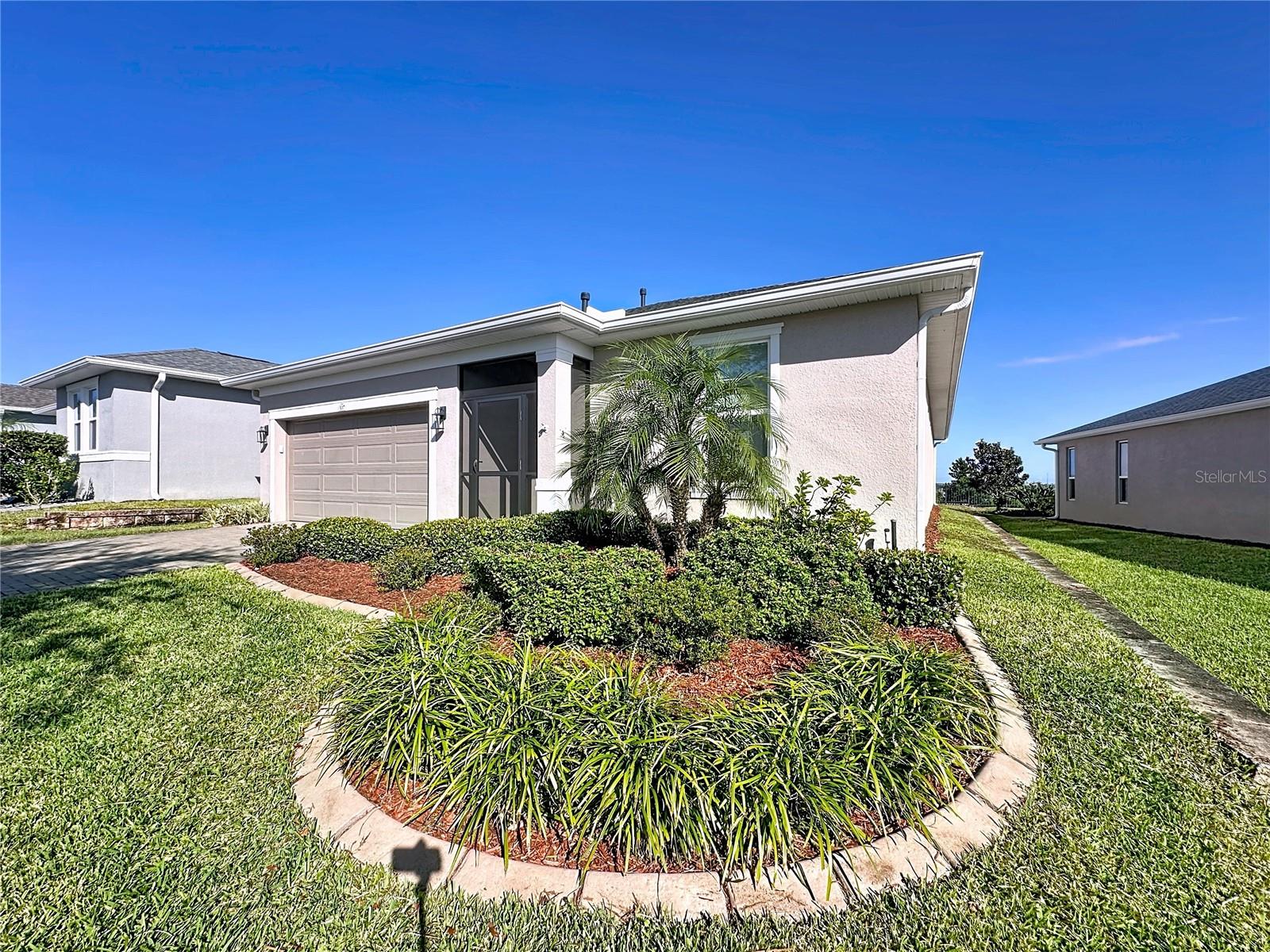 CASCADES OF GROVELAND (TRILOGY) - Residential
