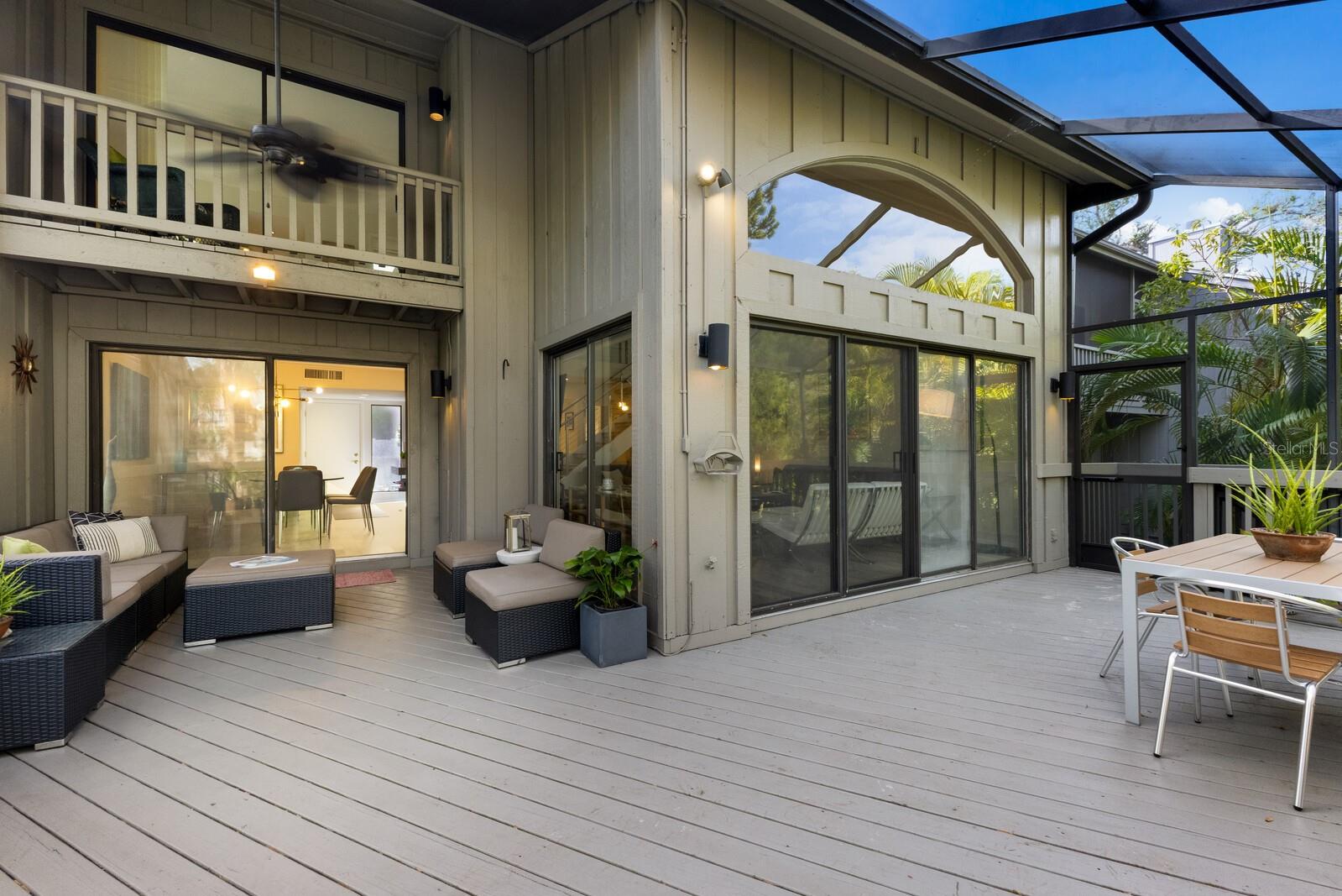 LANDINGS TREEHOUSE - Residential
