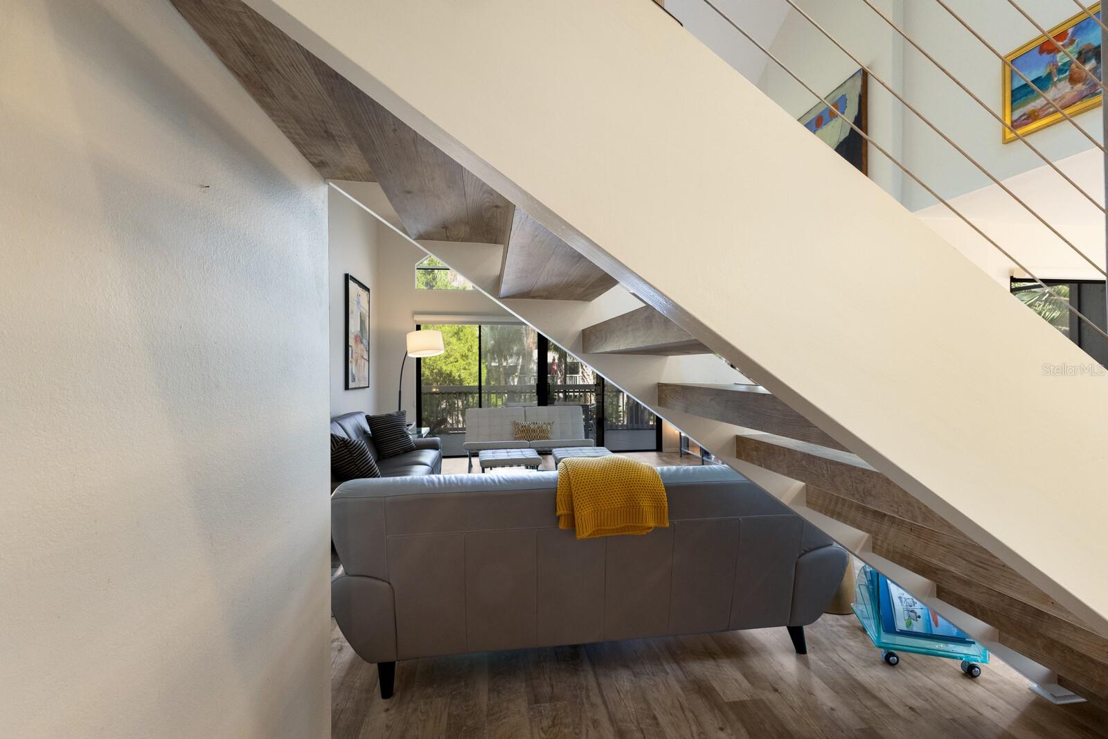 LANDINGS TREEHOUSE - Residential