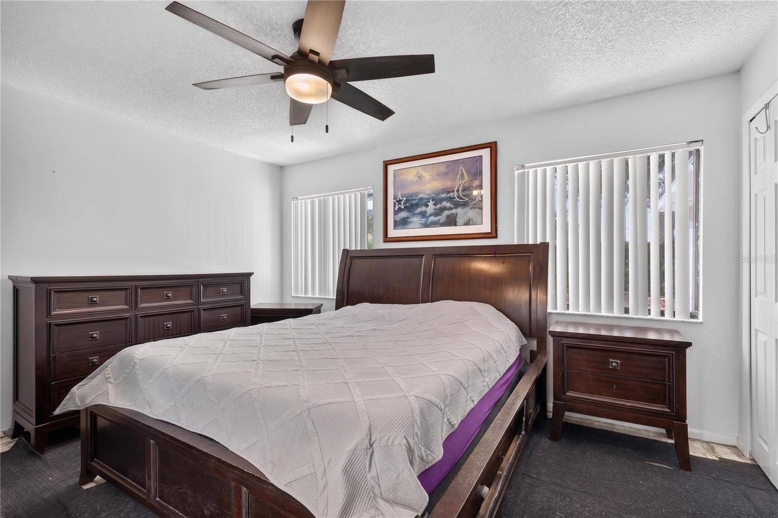 MOUNT DORA VILLAGE GROVE UNIT 01 - Residential